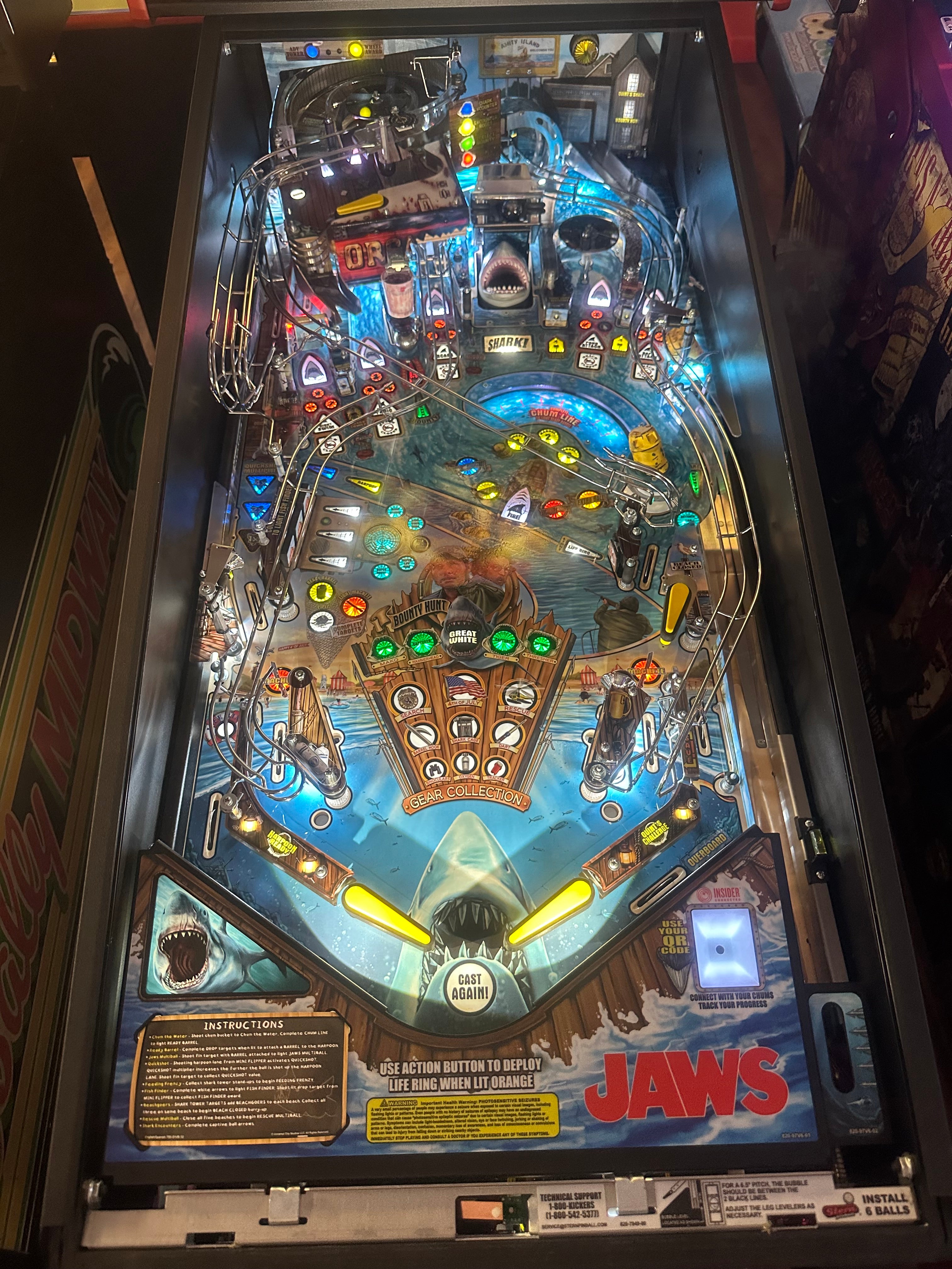 Stern Pinball Jaws Premium Pinball Machine