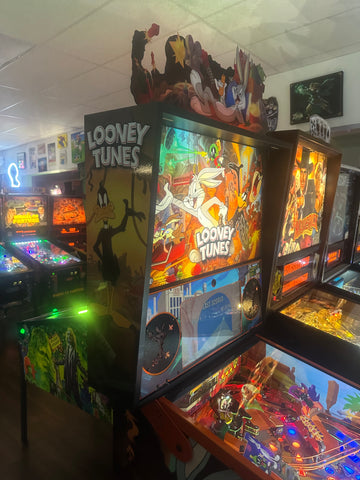 Image of Spooky Pinball Looney Tunes Collectors Edition Pinball Machine