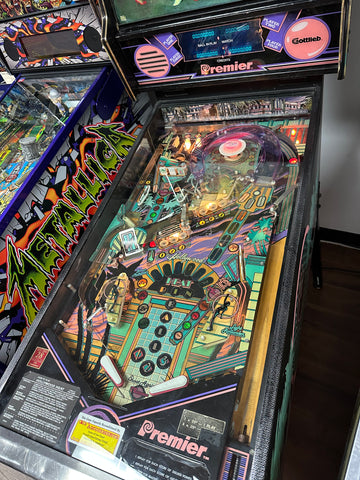 Image of Gottlieb Hollywood Heat Pinball Machine