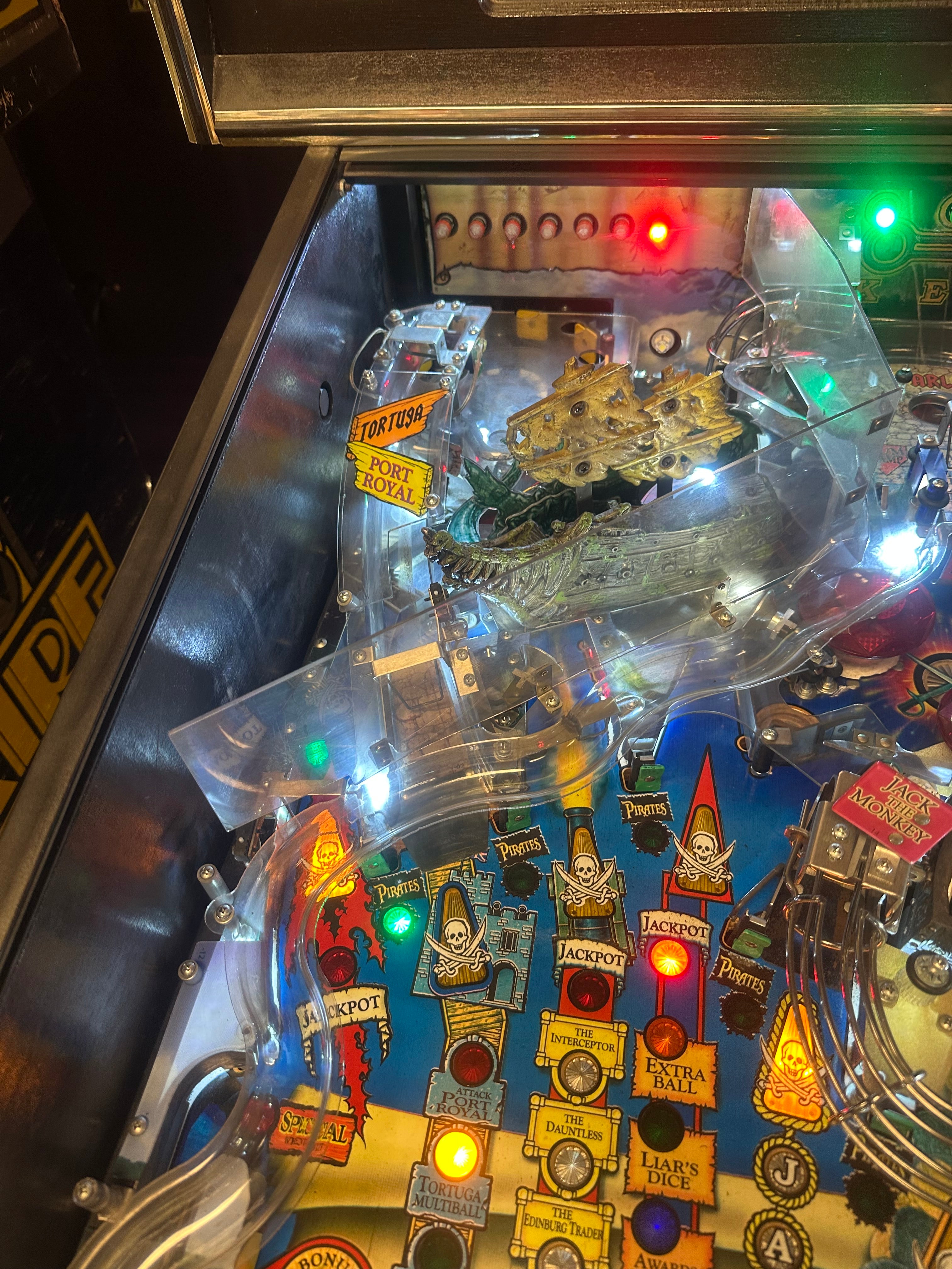 Stern Pinball Pirates of the Caribbean Pinball Machine