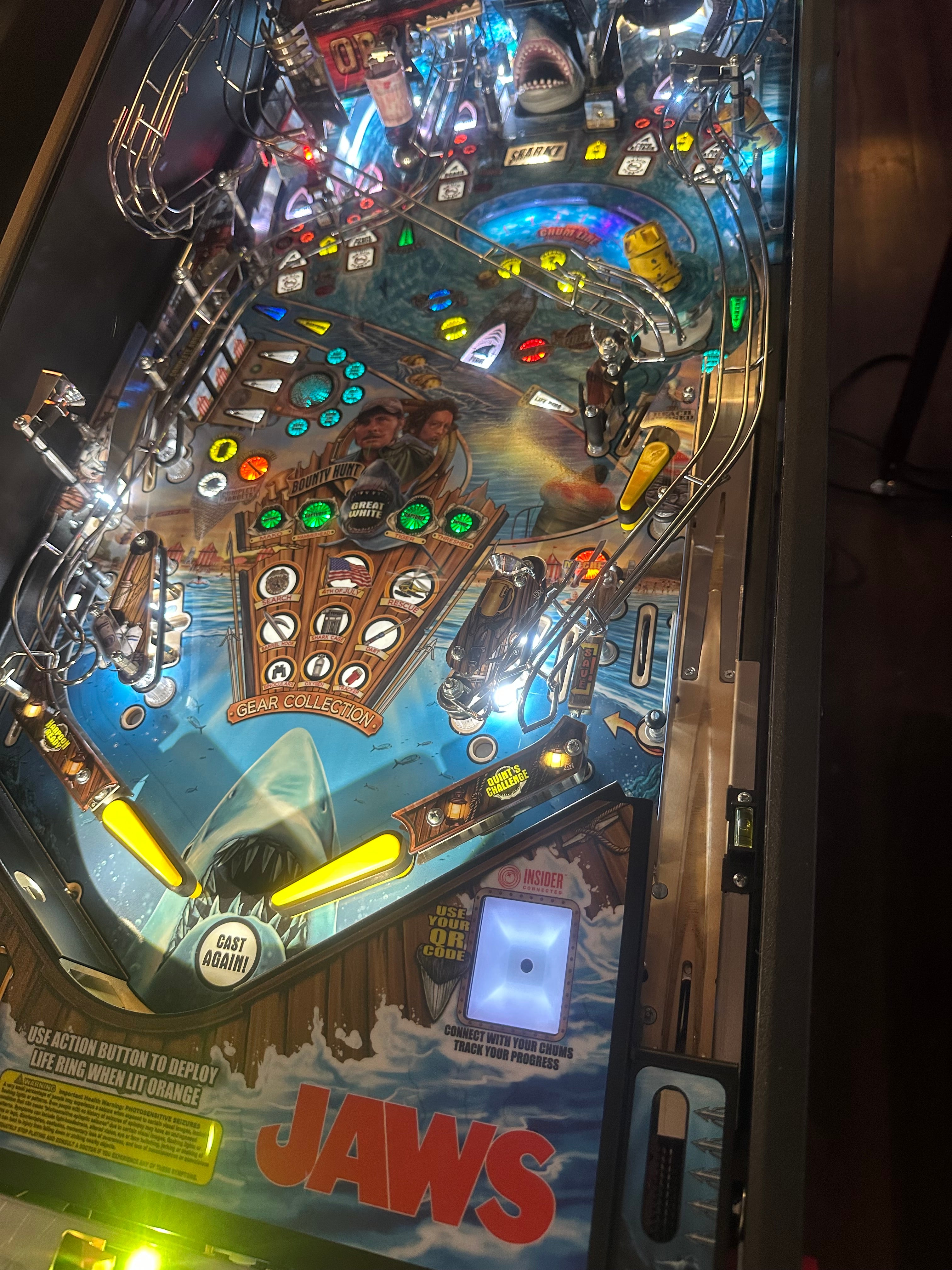 Stern Pinball Jaws Premium Pinball Machine
