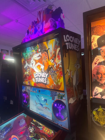 Image of Spooky Pinball Looney Tunes Collectors Edition Pinball Machine