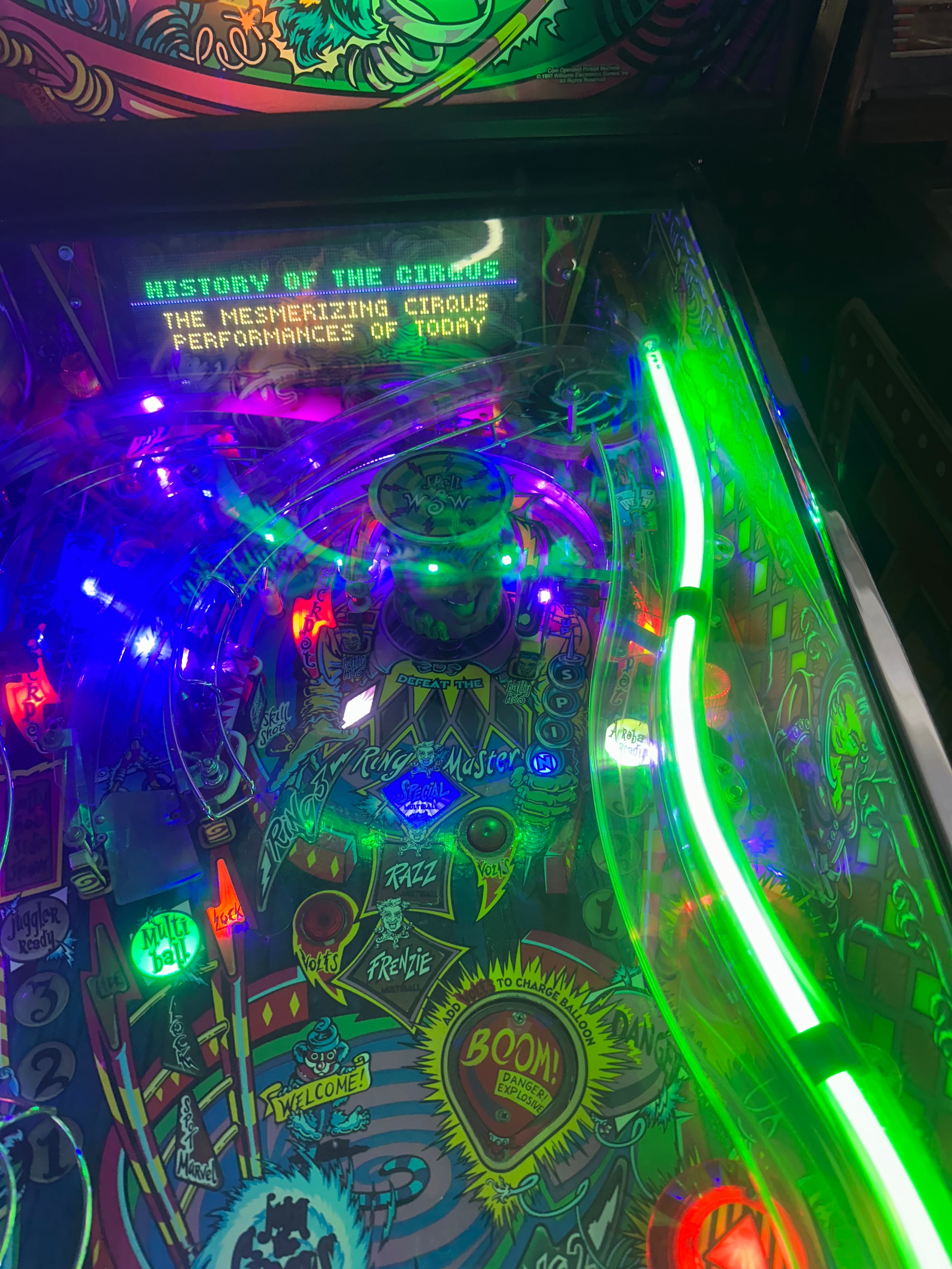 Bally Cirqus Voltaire Pinball Machine