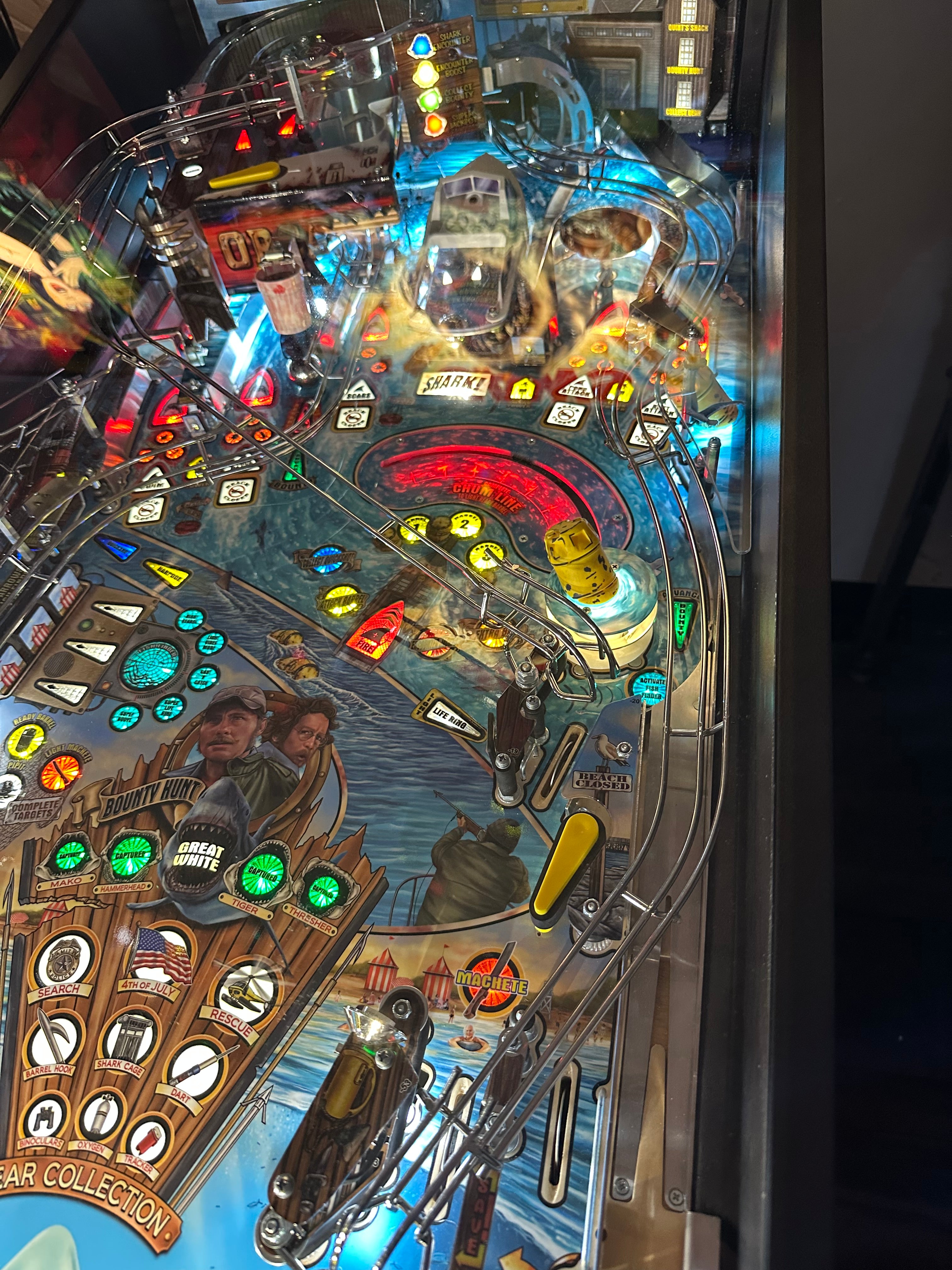 Stern Pinball Jaws Premium Pinball Machine