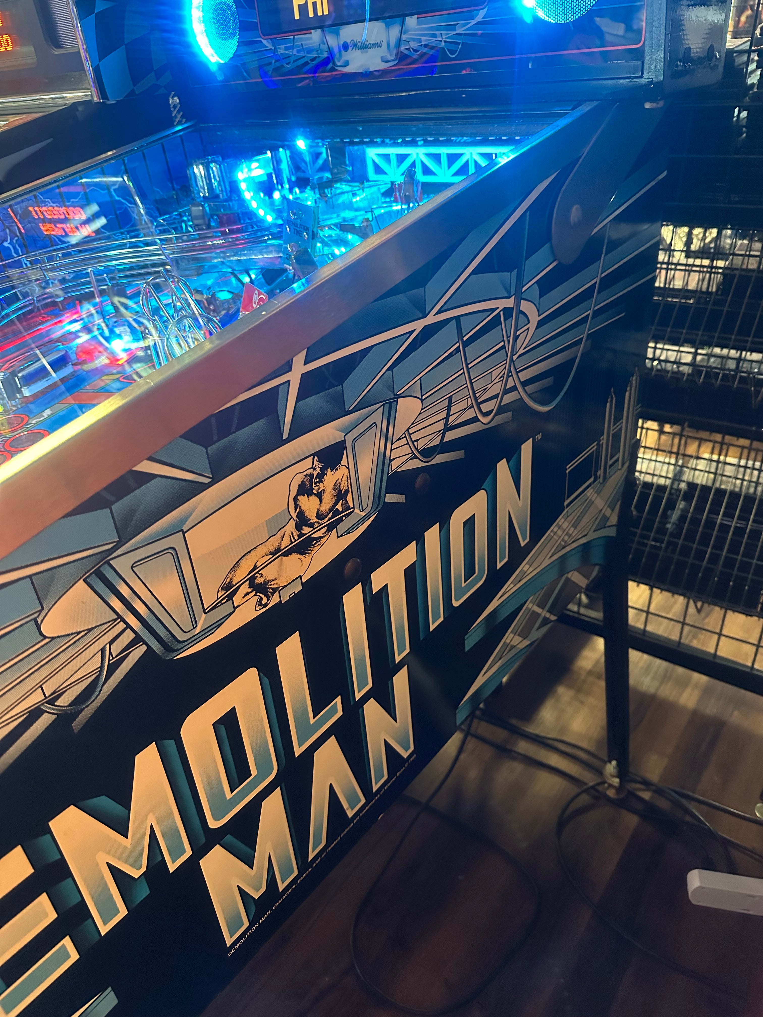 Williams Demolition Man Pinball Machine