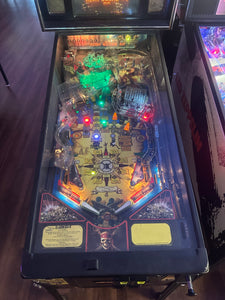 Stern Pinball Pirates of the Caribbean Pinball Machine