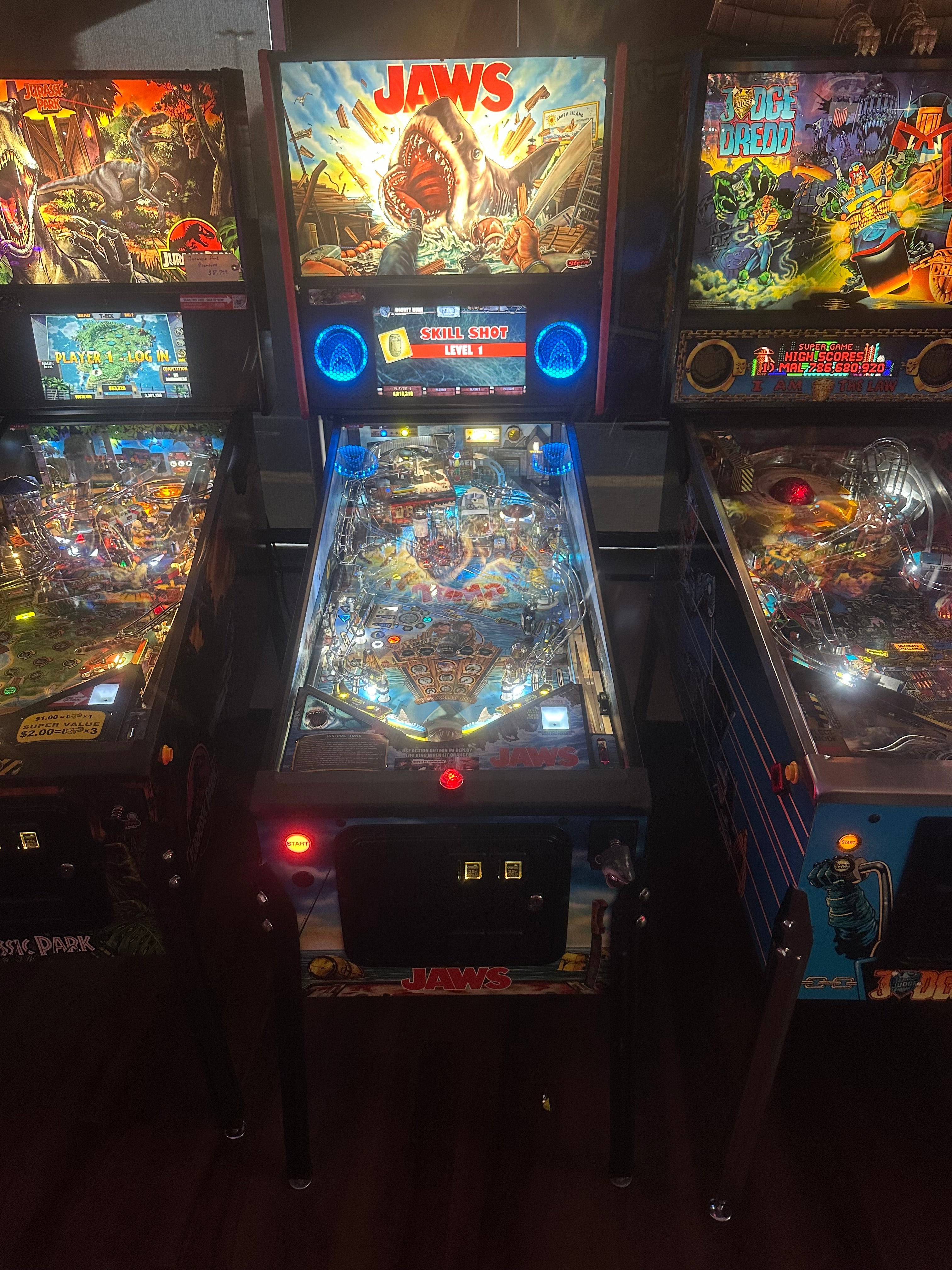 Stern Pinball Jaws Premium Pinball Machine