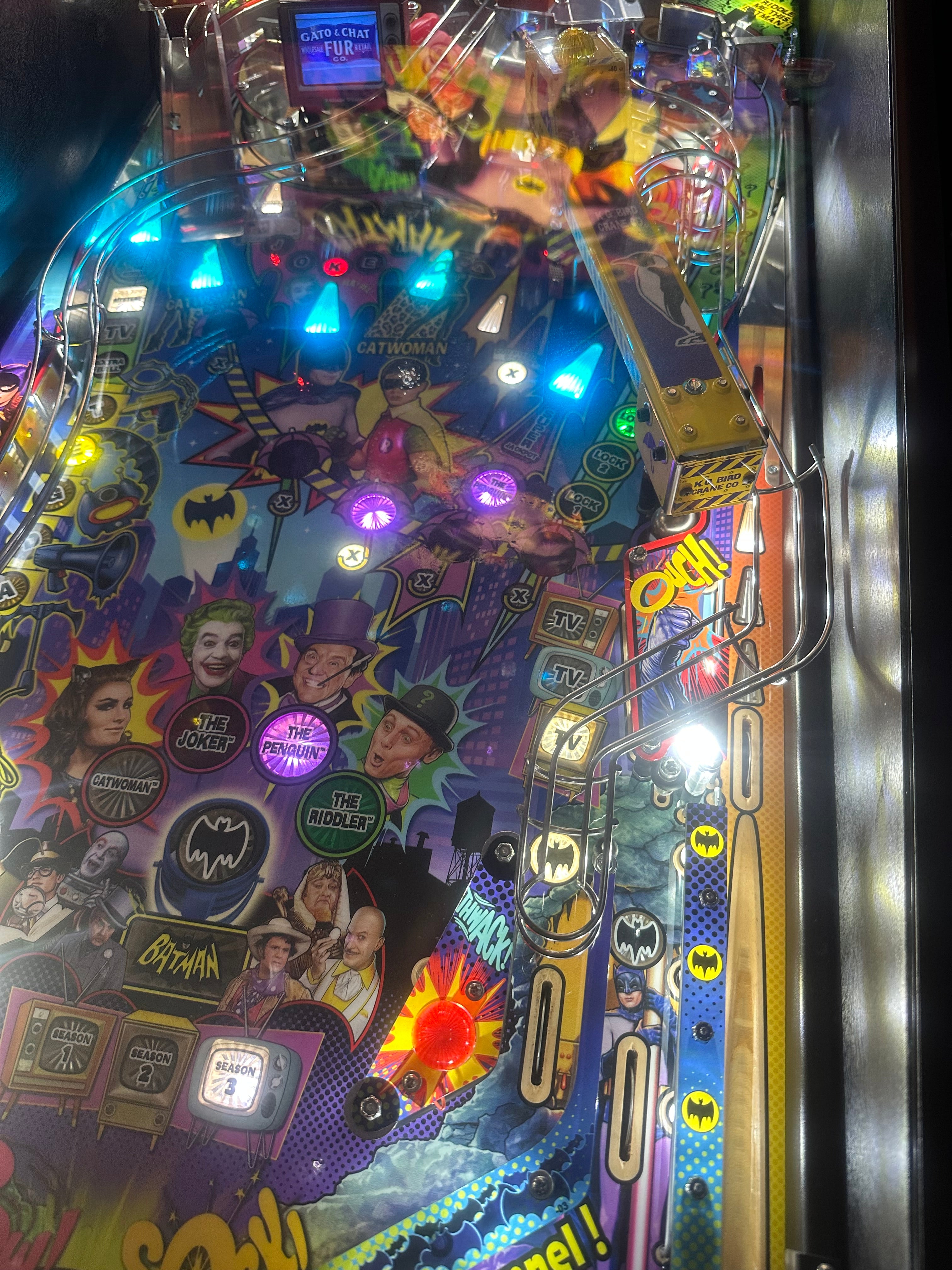 Stern Pinball Batman 66 Premium Pinball Machine