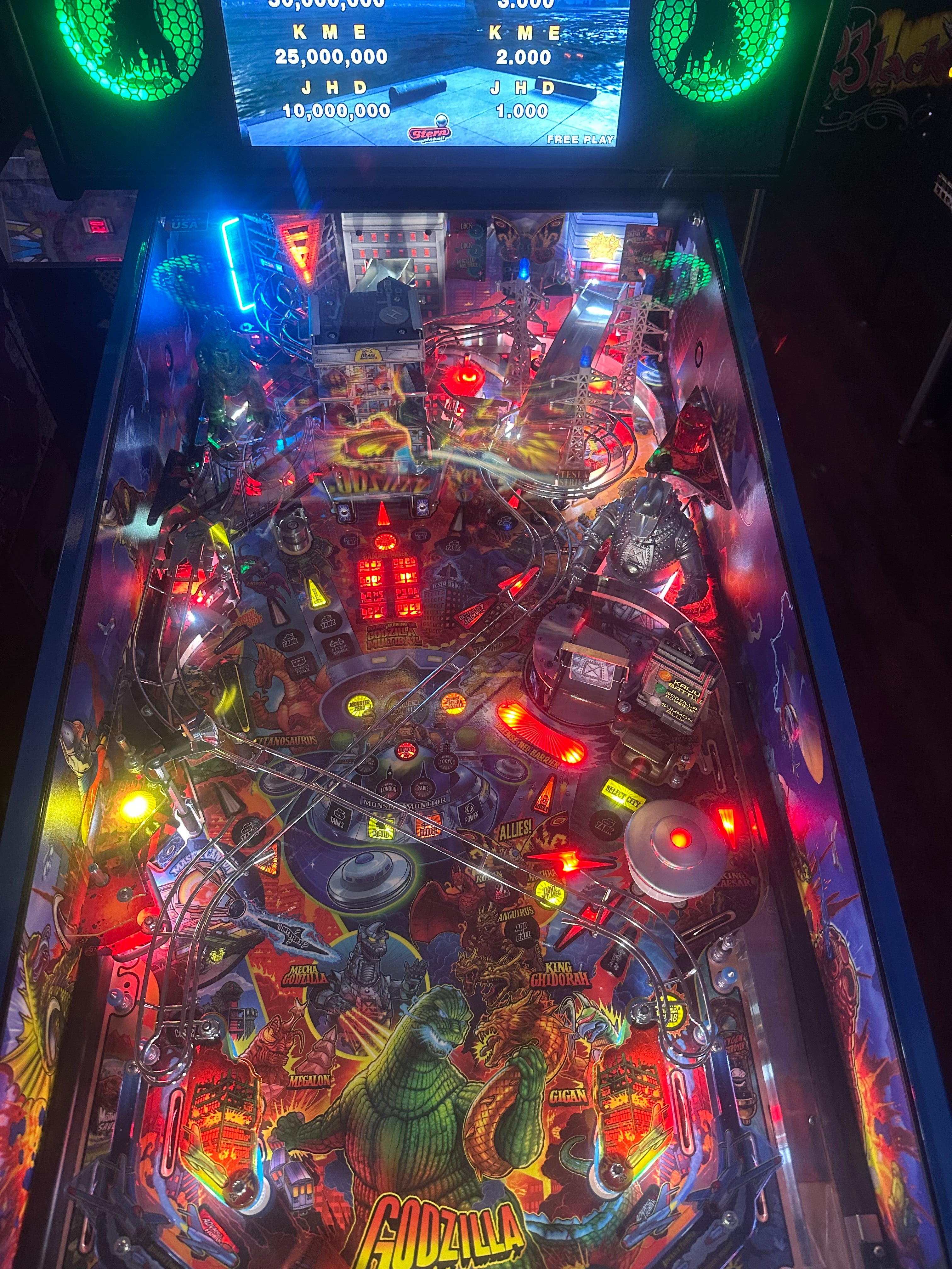 Stern Pinball LOADED Godzilla Premium Pinball Machine