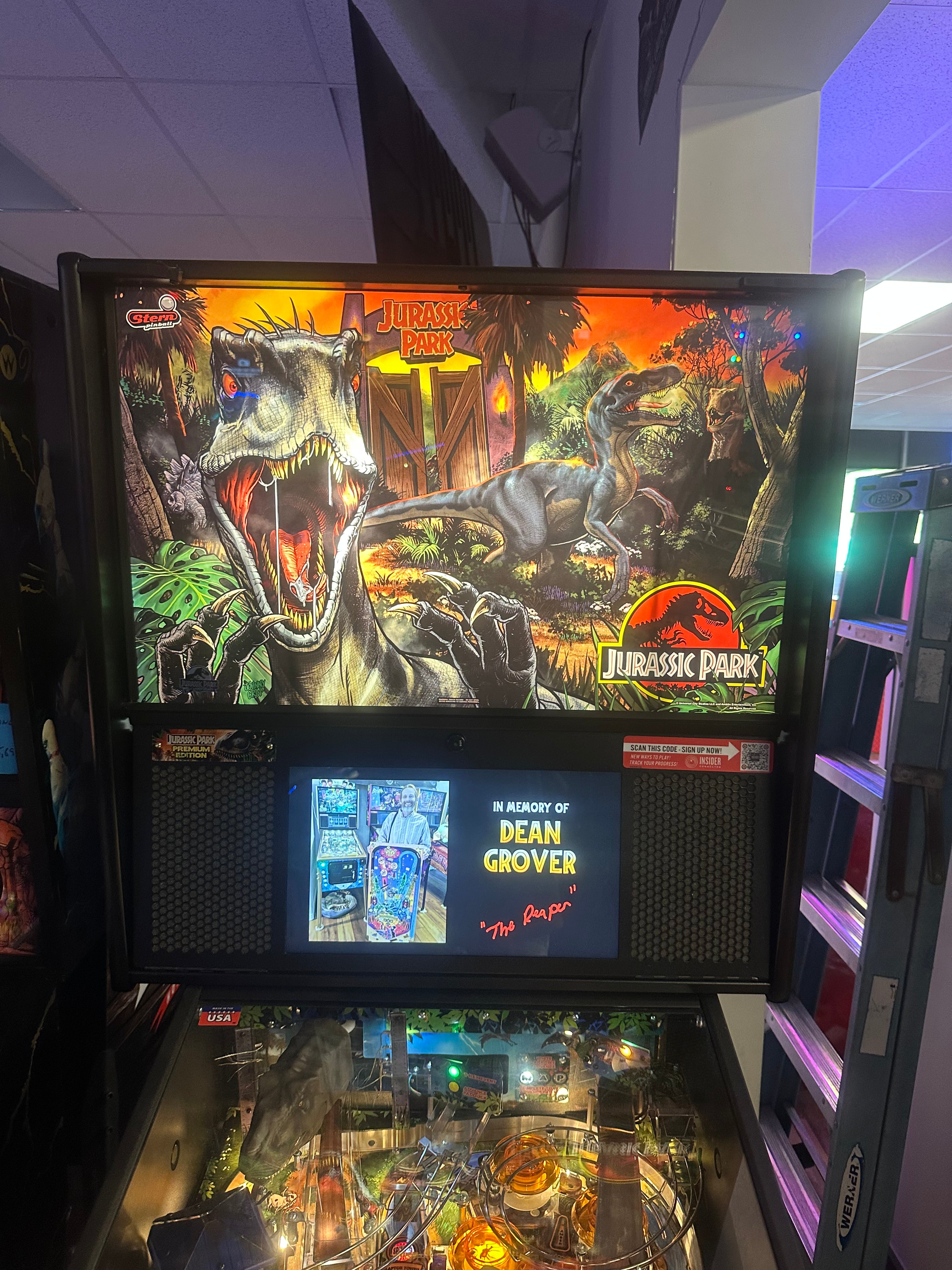 Stern Pinball Jurassic Park Premium Pinball Machine