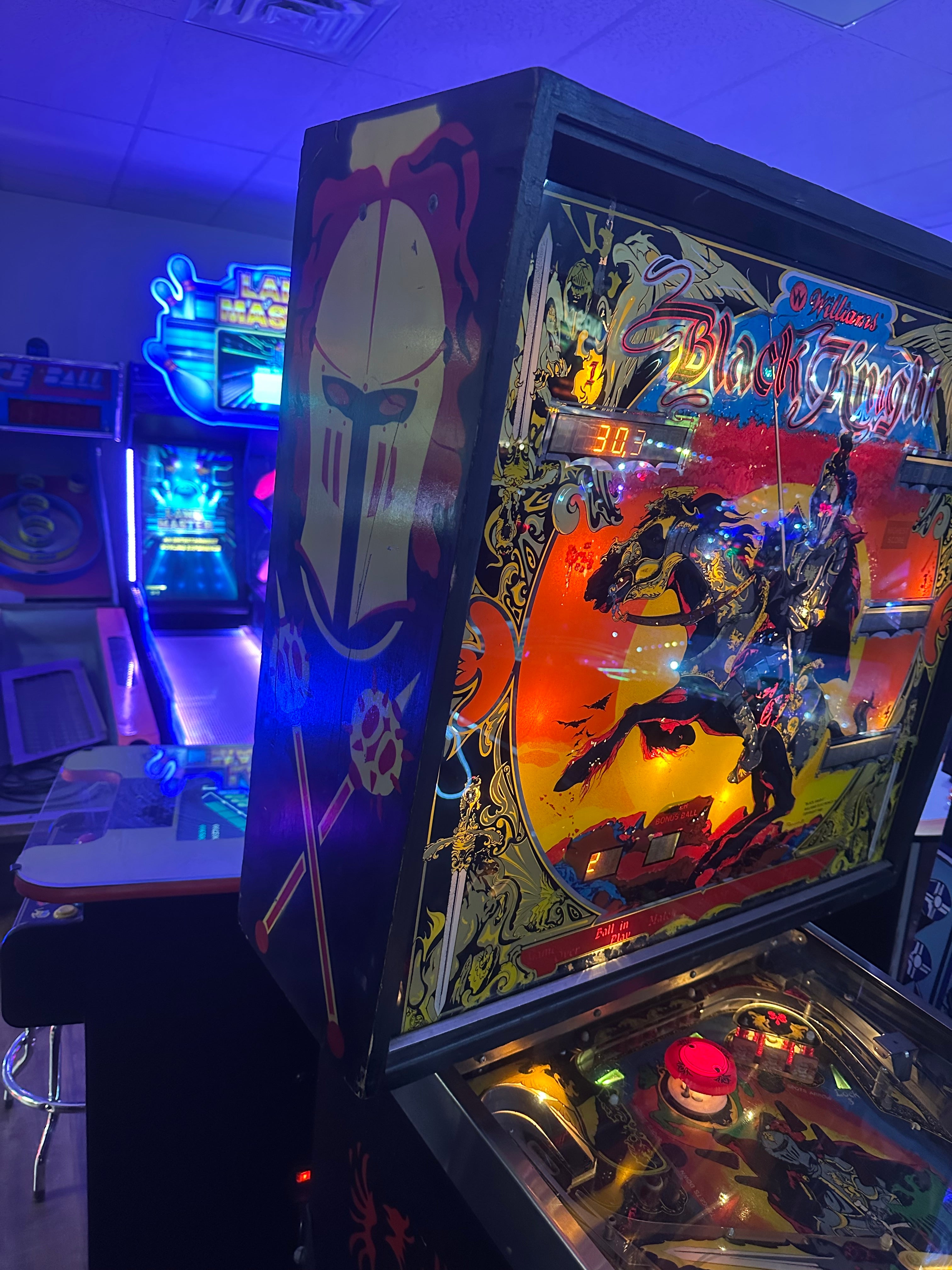 Williams Black Knight Pinball Machine