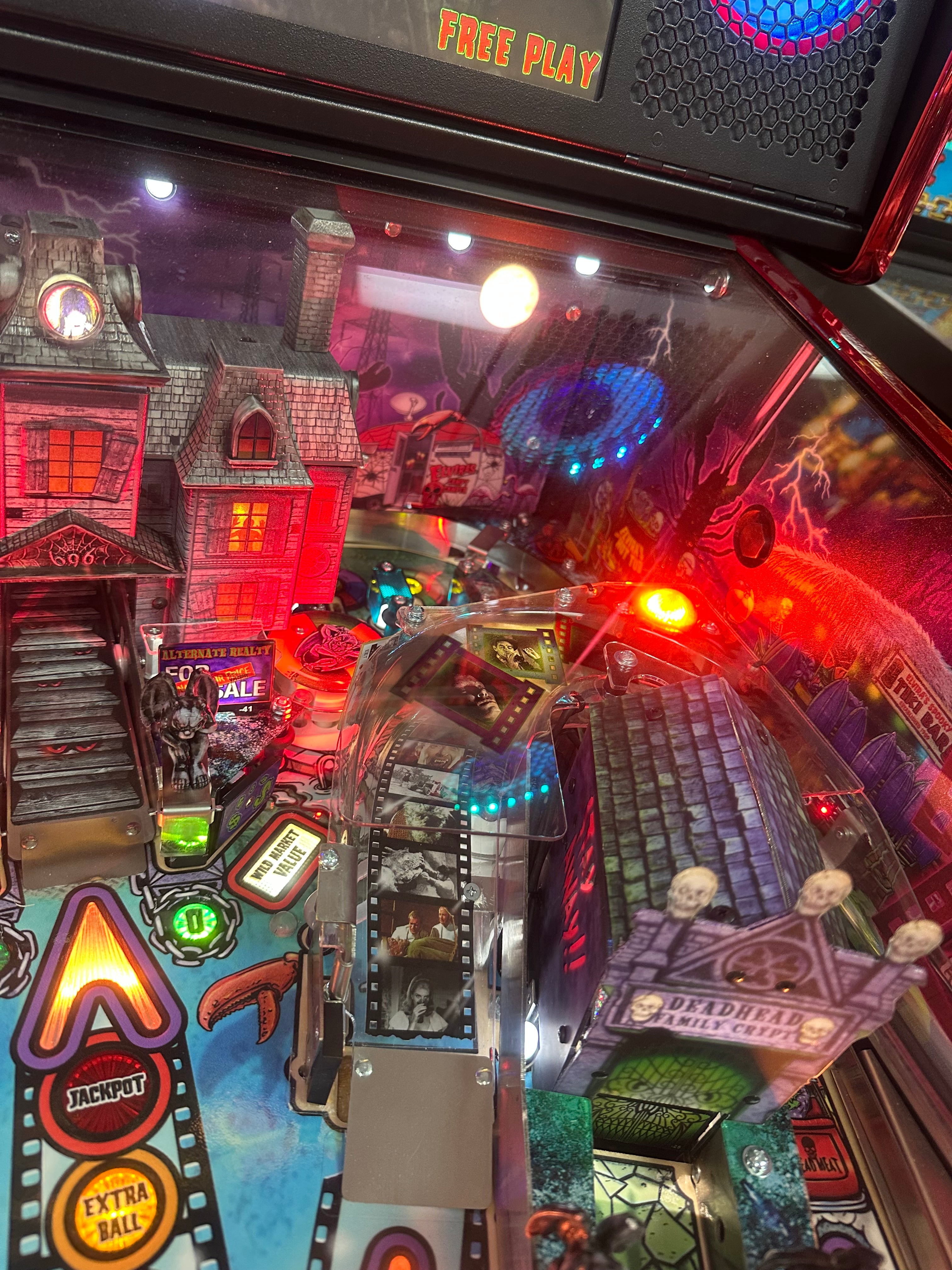 Stern Pinball LOADED Elvira's House of Horrors Premium Pinball Machine