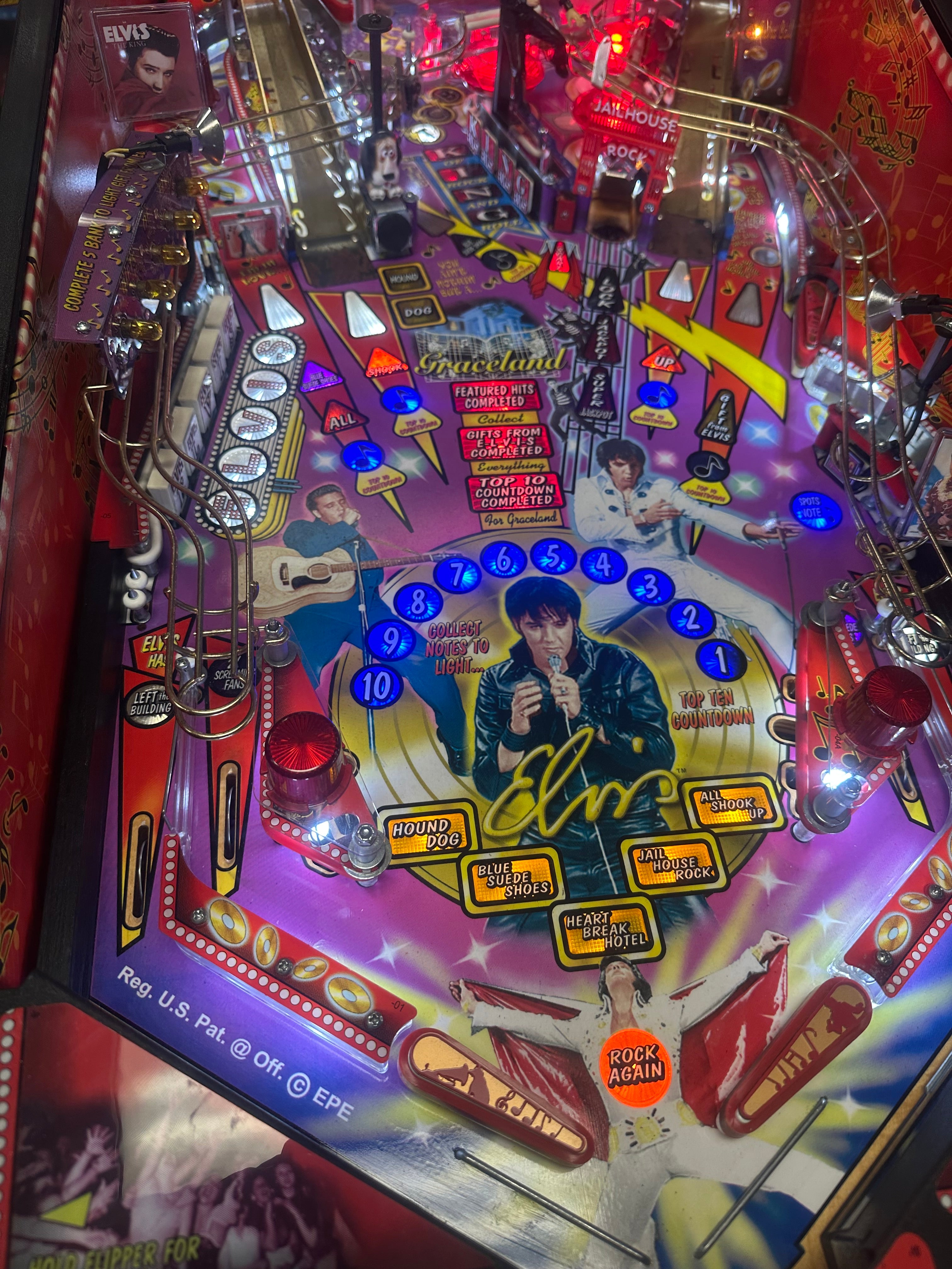 Stern Pinball LOADED Elvis Pinball Machine