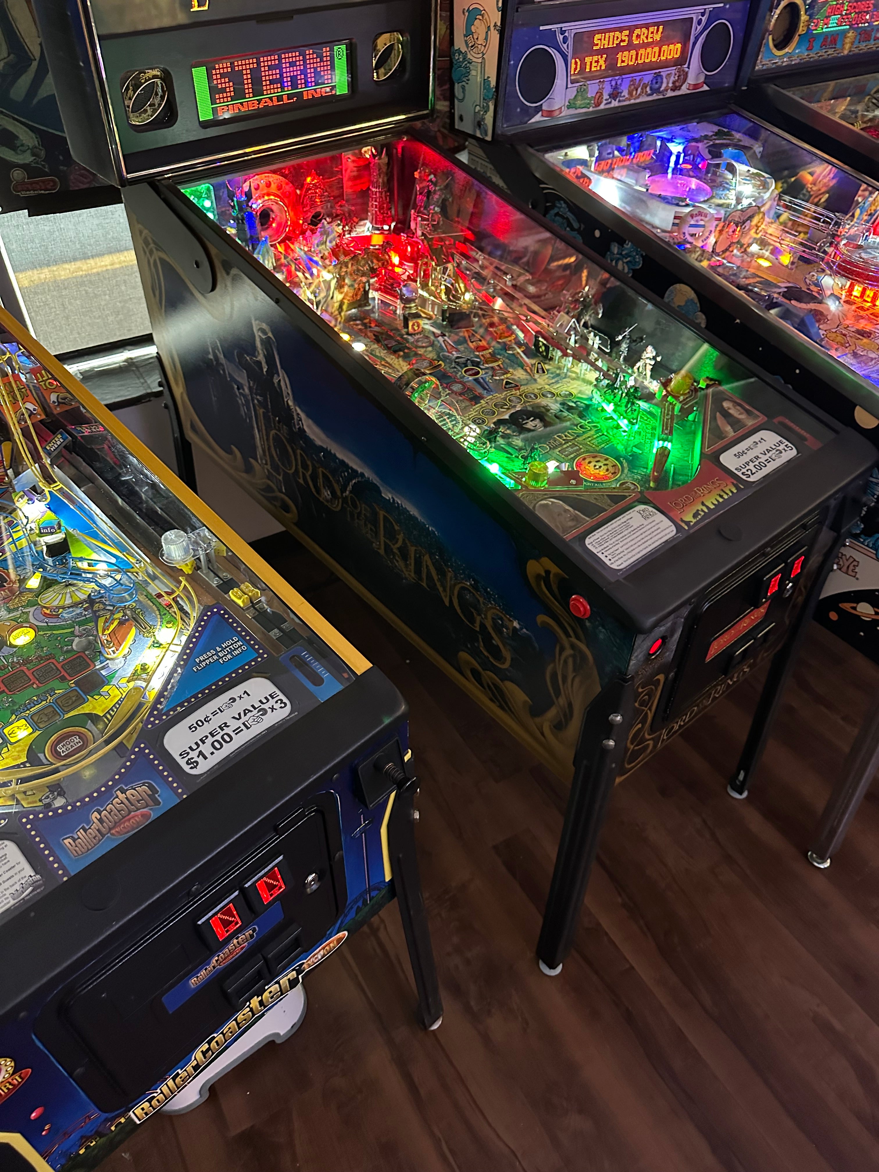 Stern Pinball LOADED The Lord of the Rings Pinball Machine
