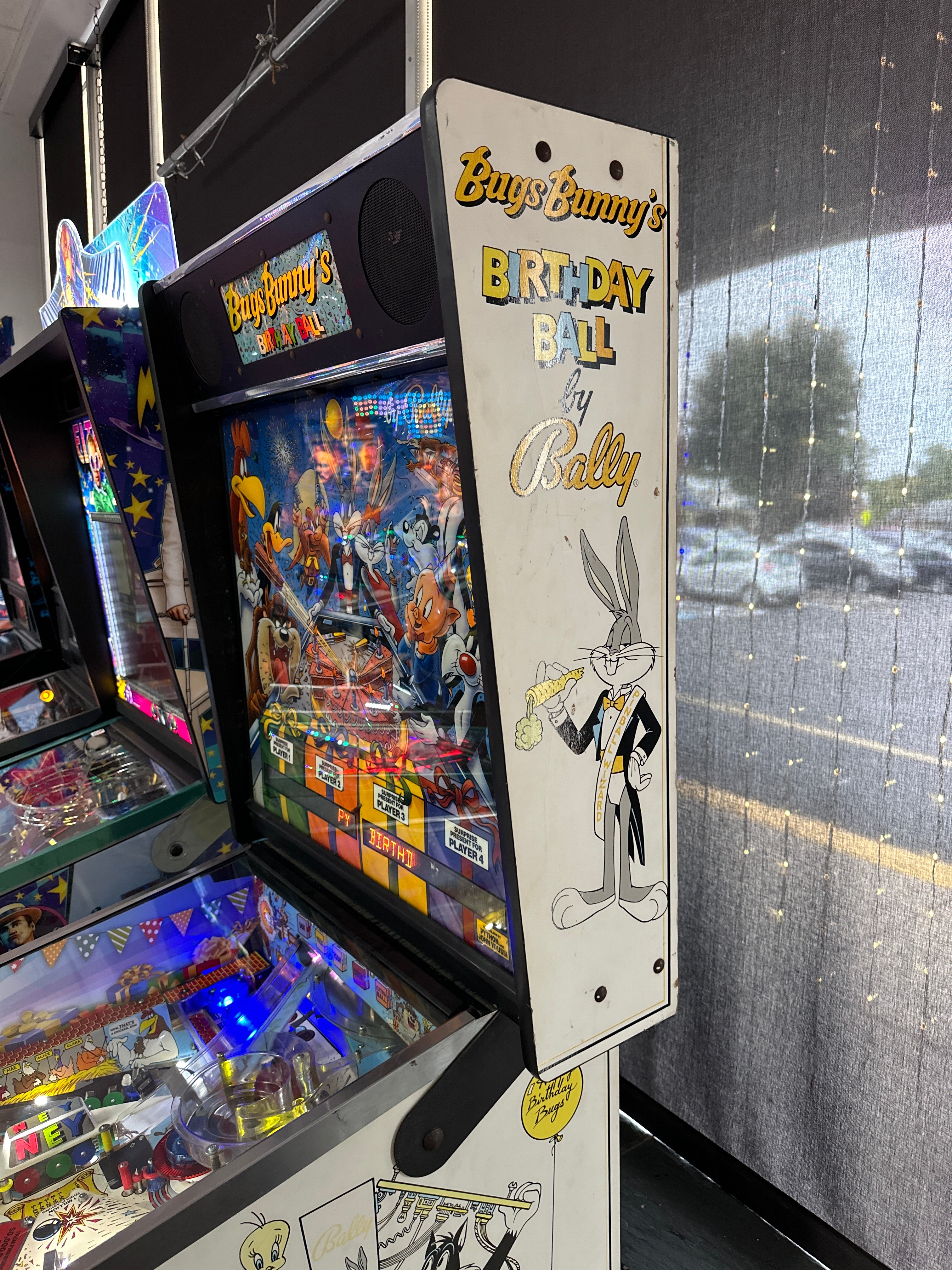 Bally Bugs Bunny's Birthday Ball Pinball Machine