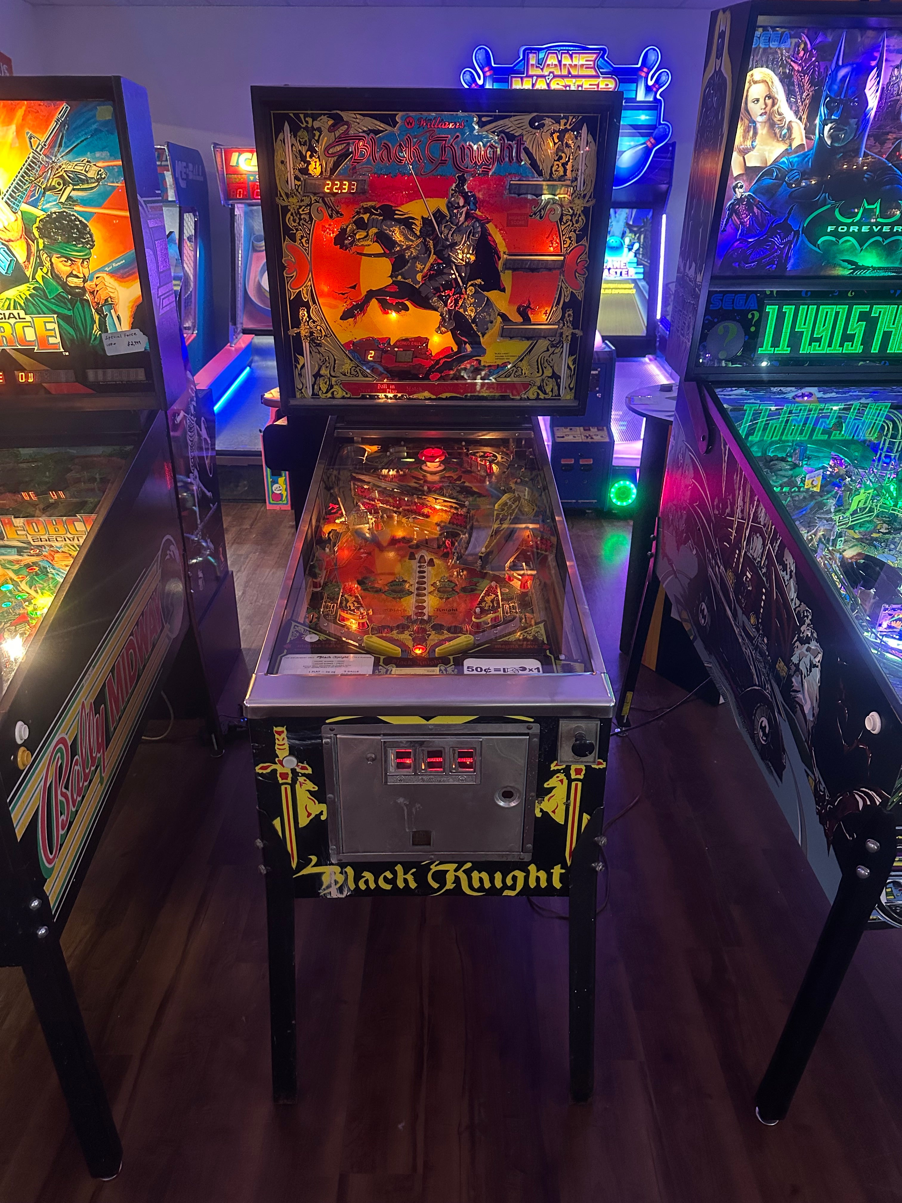 Williams Black Knight Pinball Machine