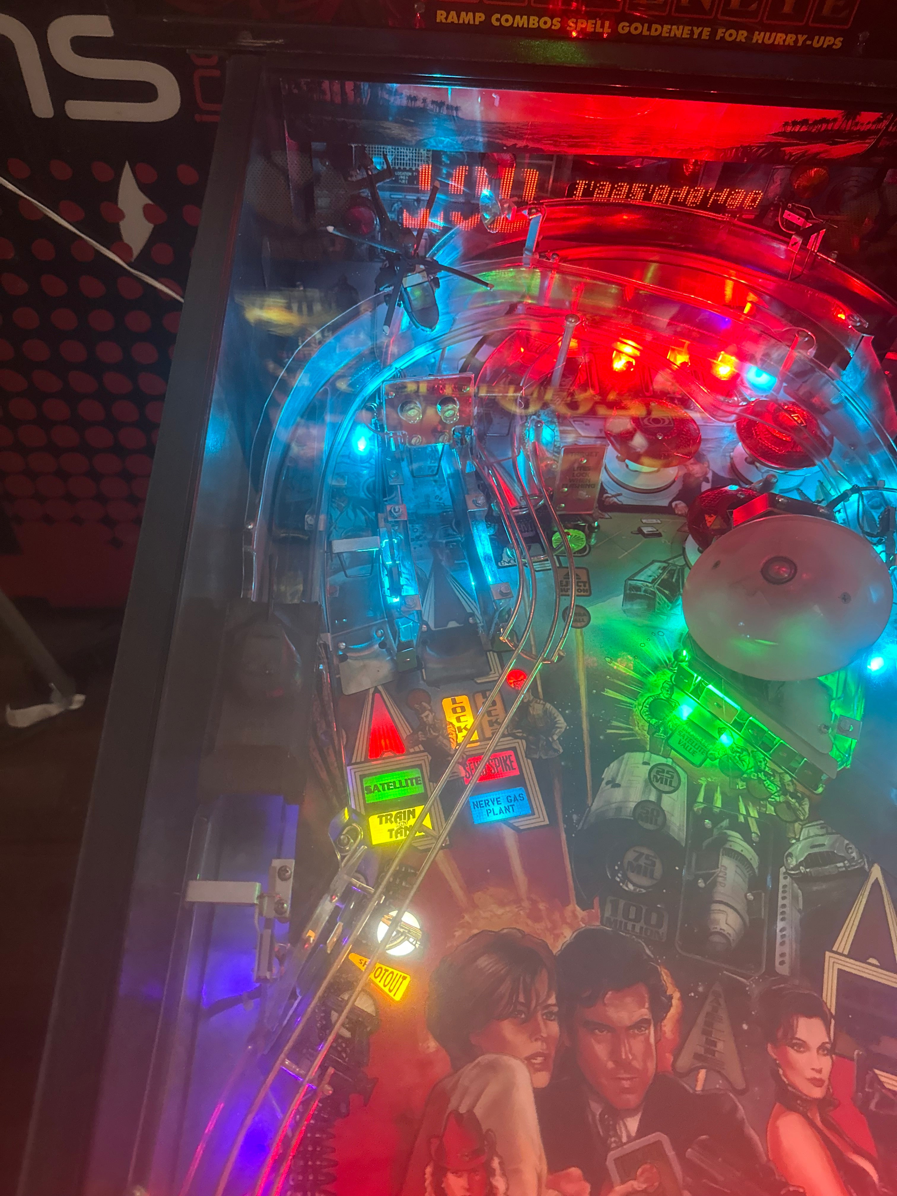 SEGA Goldeneye Pinball Machine