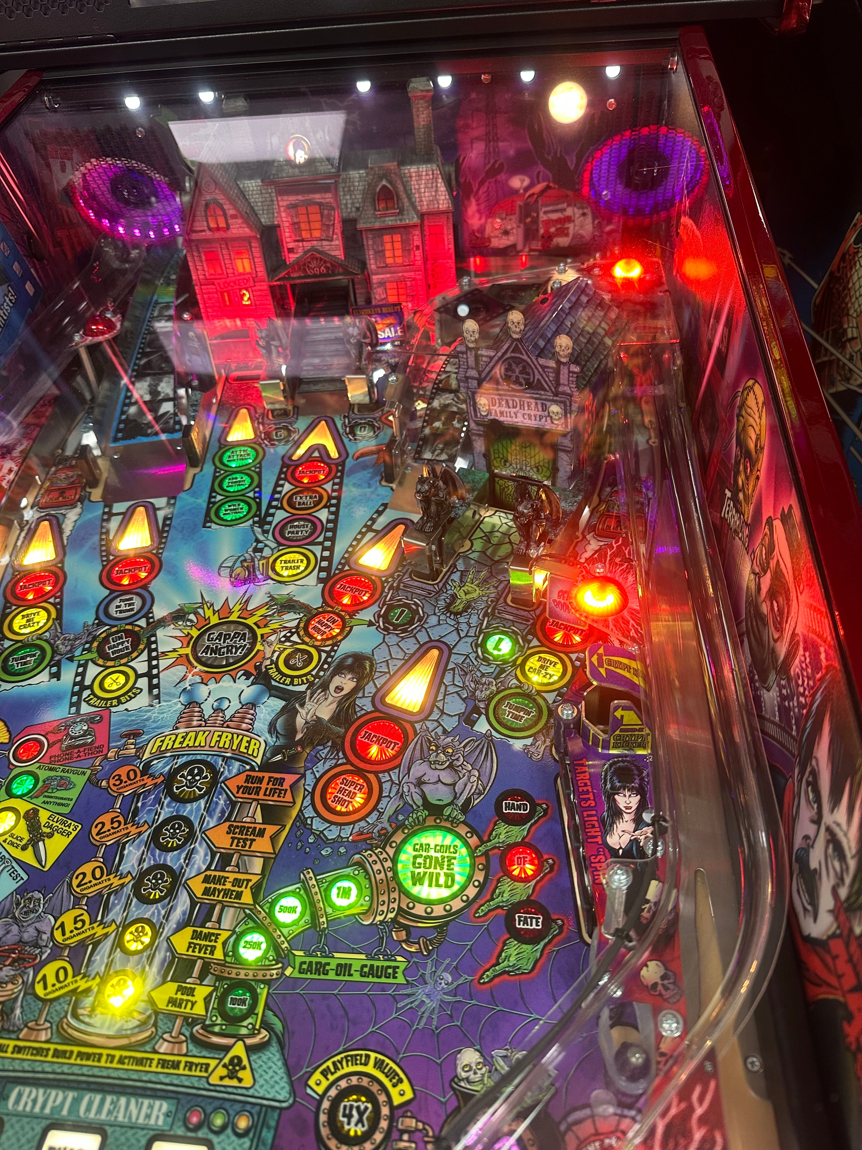 Stern Pinball LOADED Elvira's House of Horrors Premium Pinball Machine