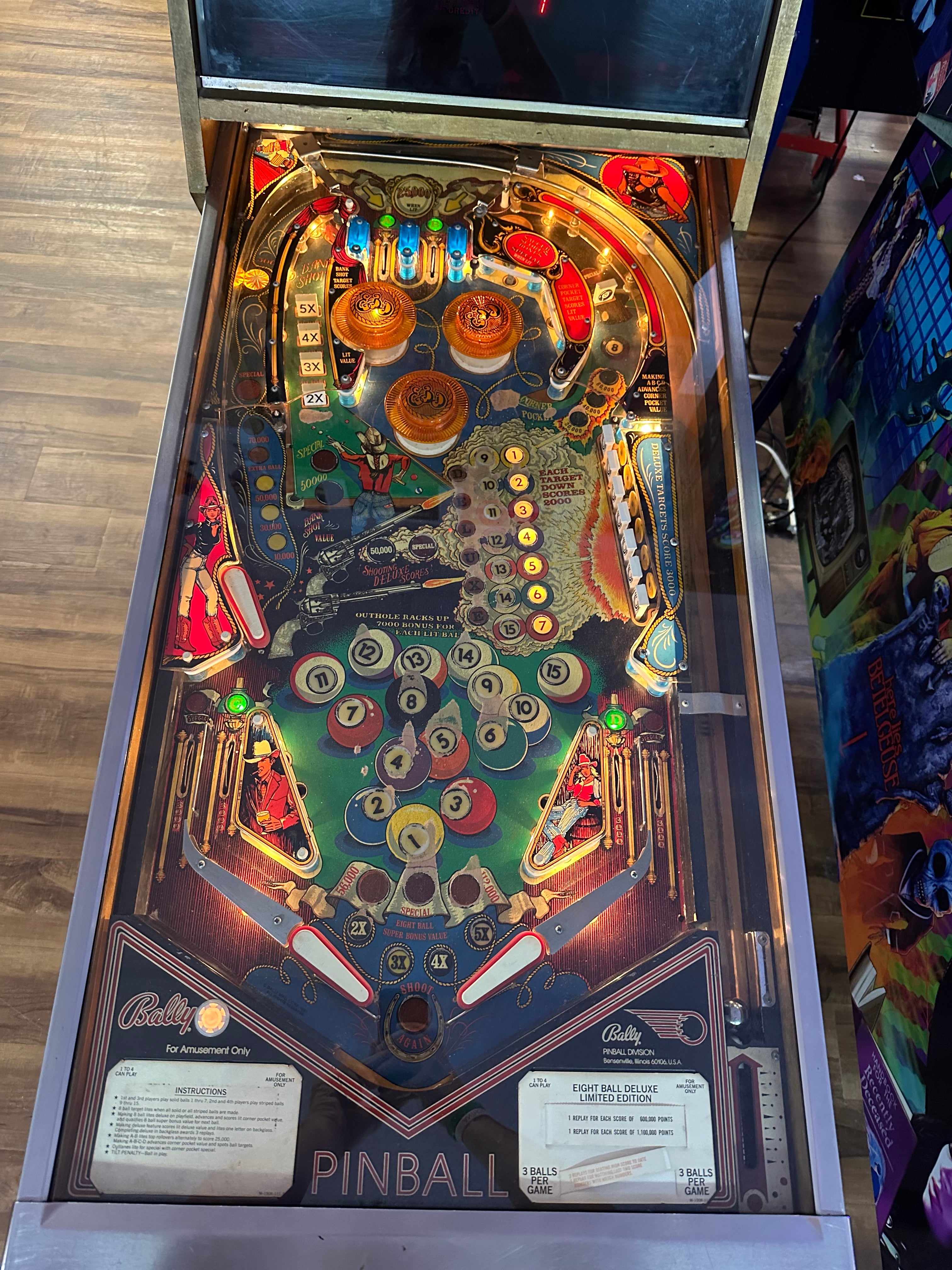 Bally Eight Ball Deluxe Limited Edition Pinball Machine
