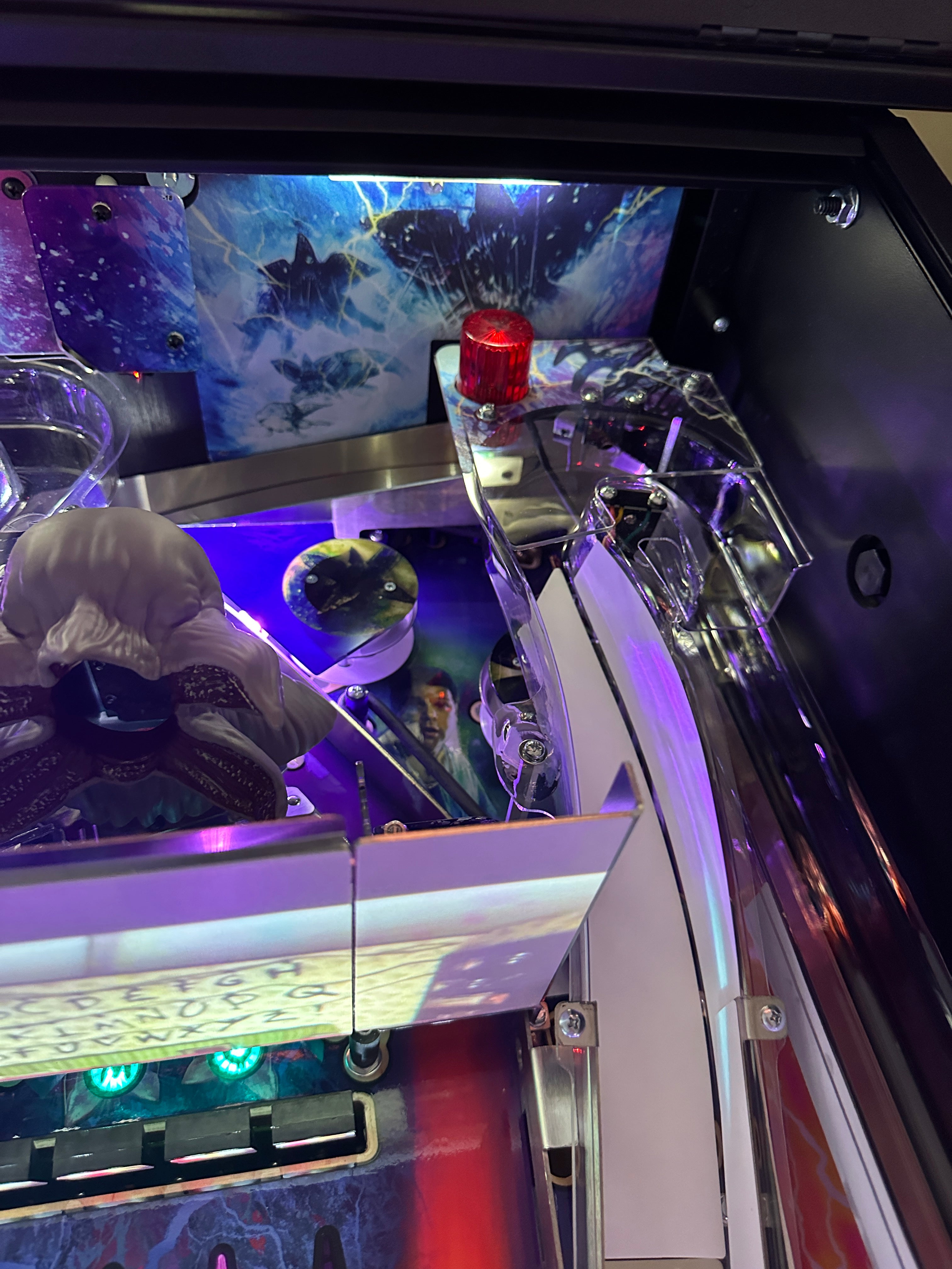 Stern Pinball Stranger Things Premium Pinball Machine