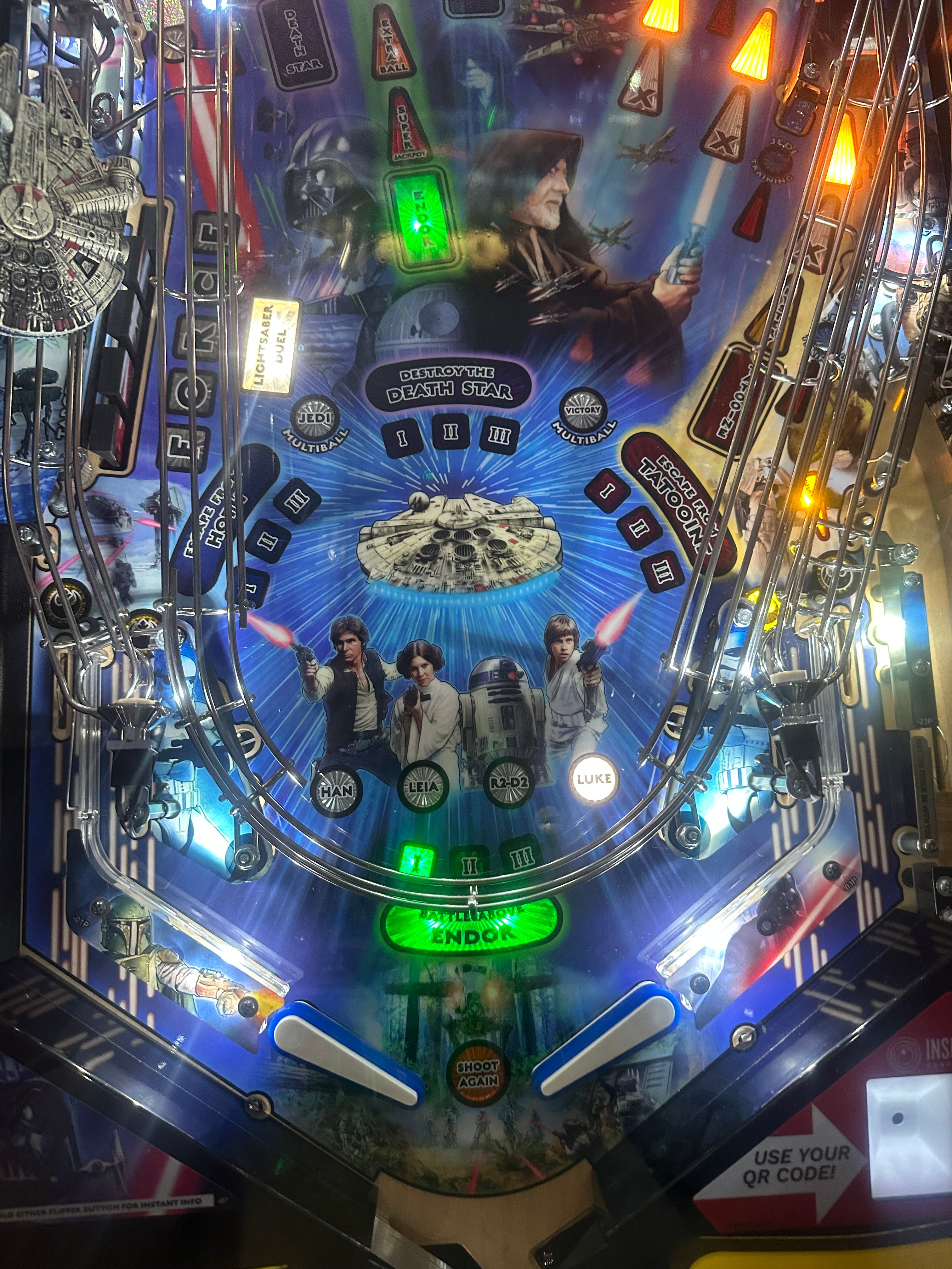 Stern Pinball Star Wars Premium Pinball Machine