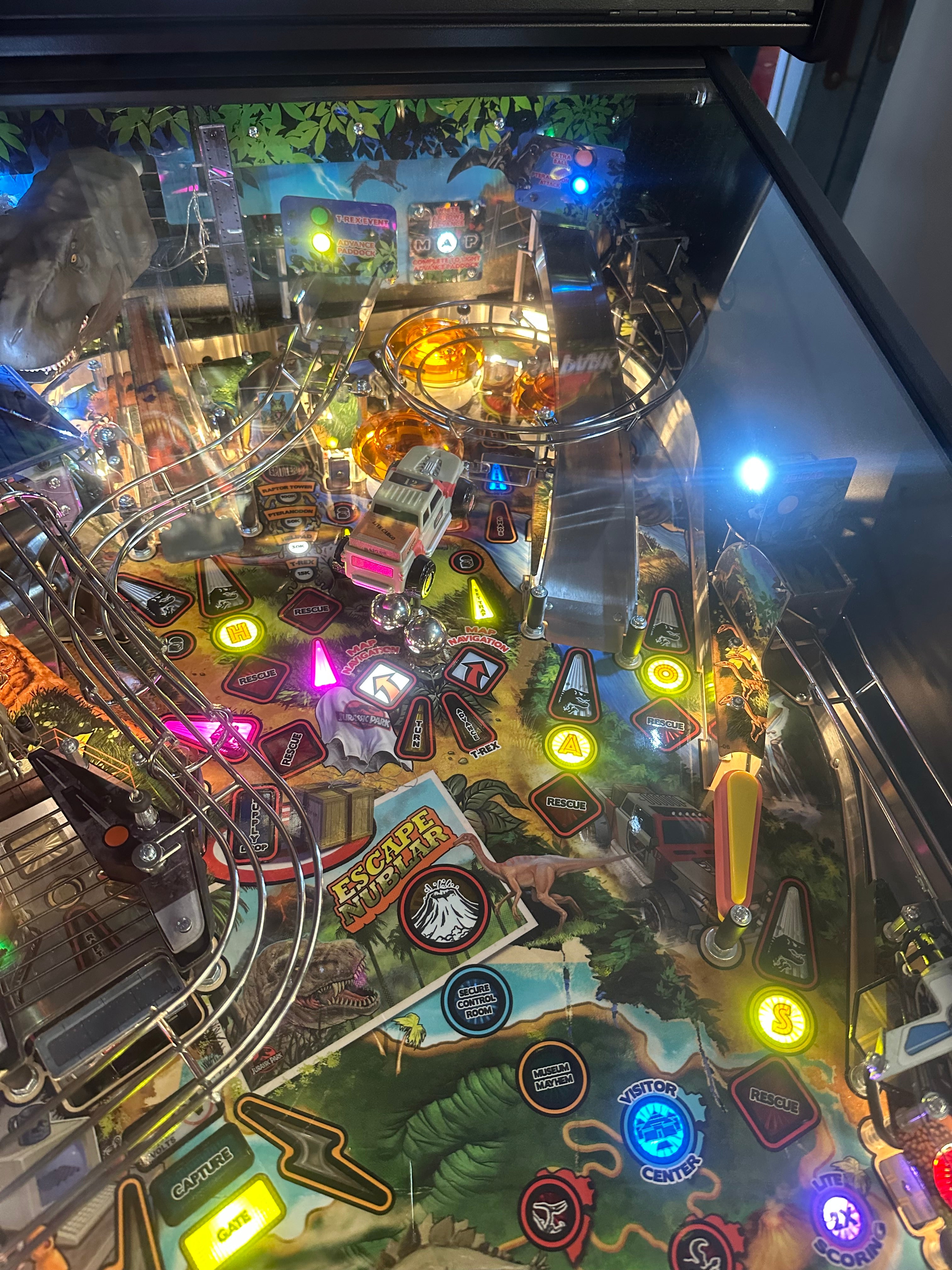 Stern Pinball Jurassic Park Premium Pinball Machine