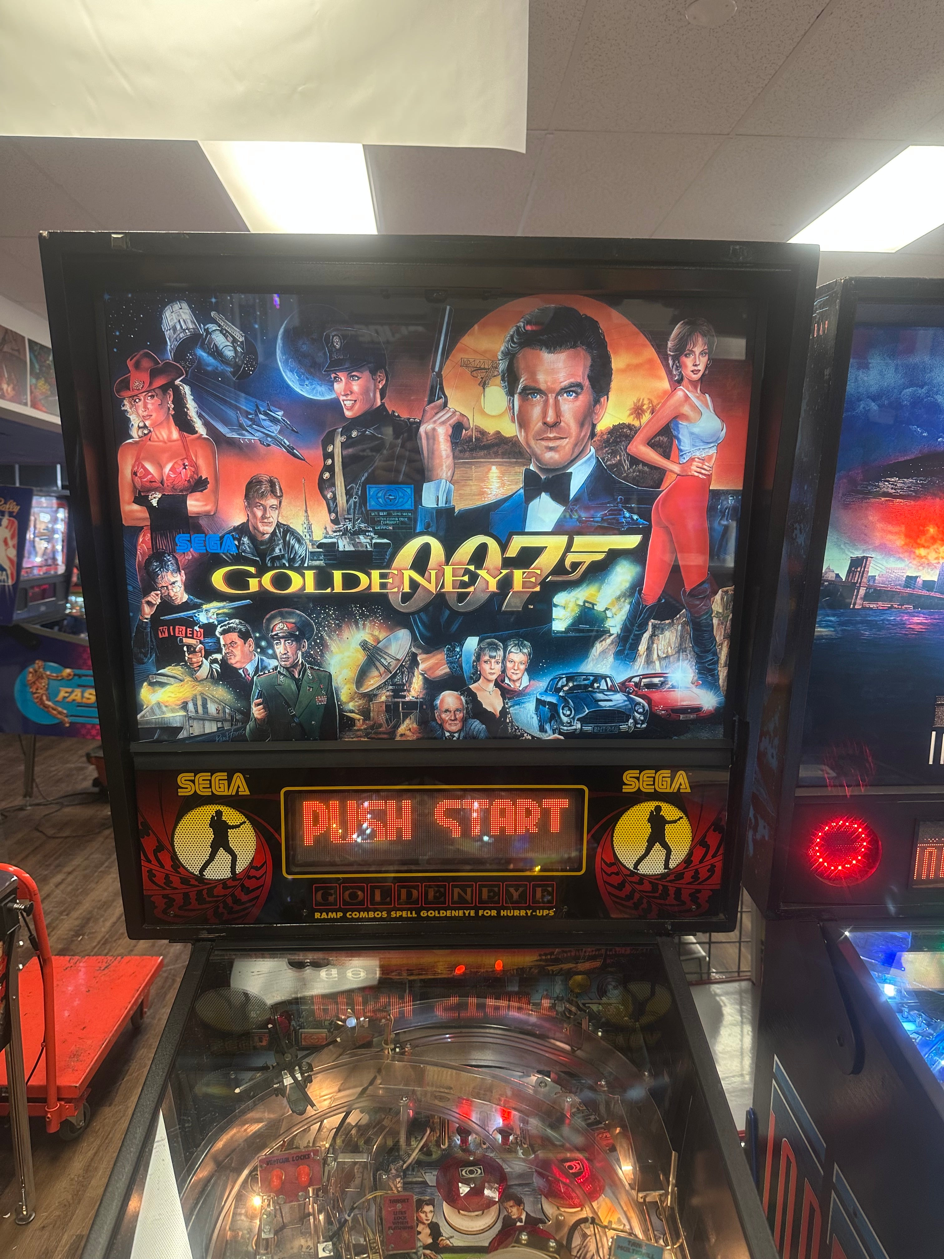 SEGA Goldeneye Pinball Machine