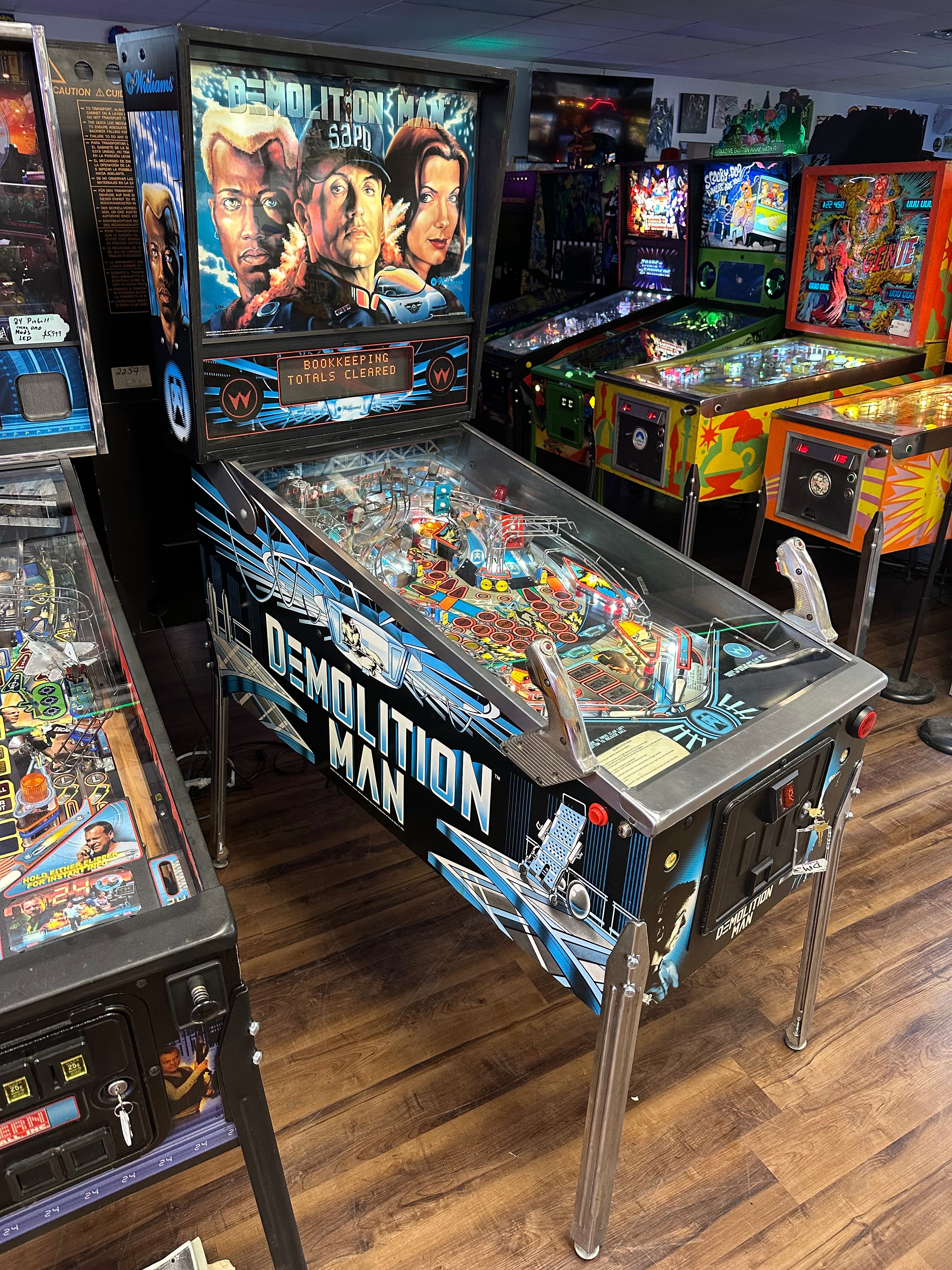Williams Demolition Man Pinball Machine
