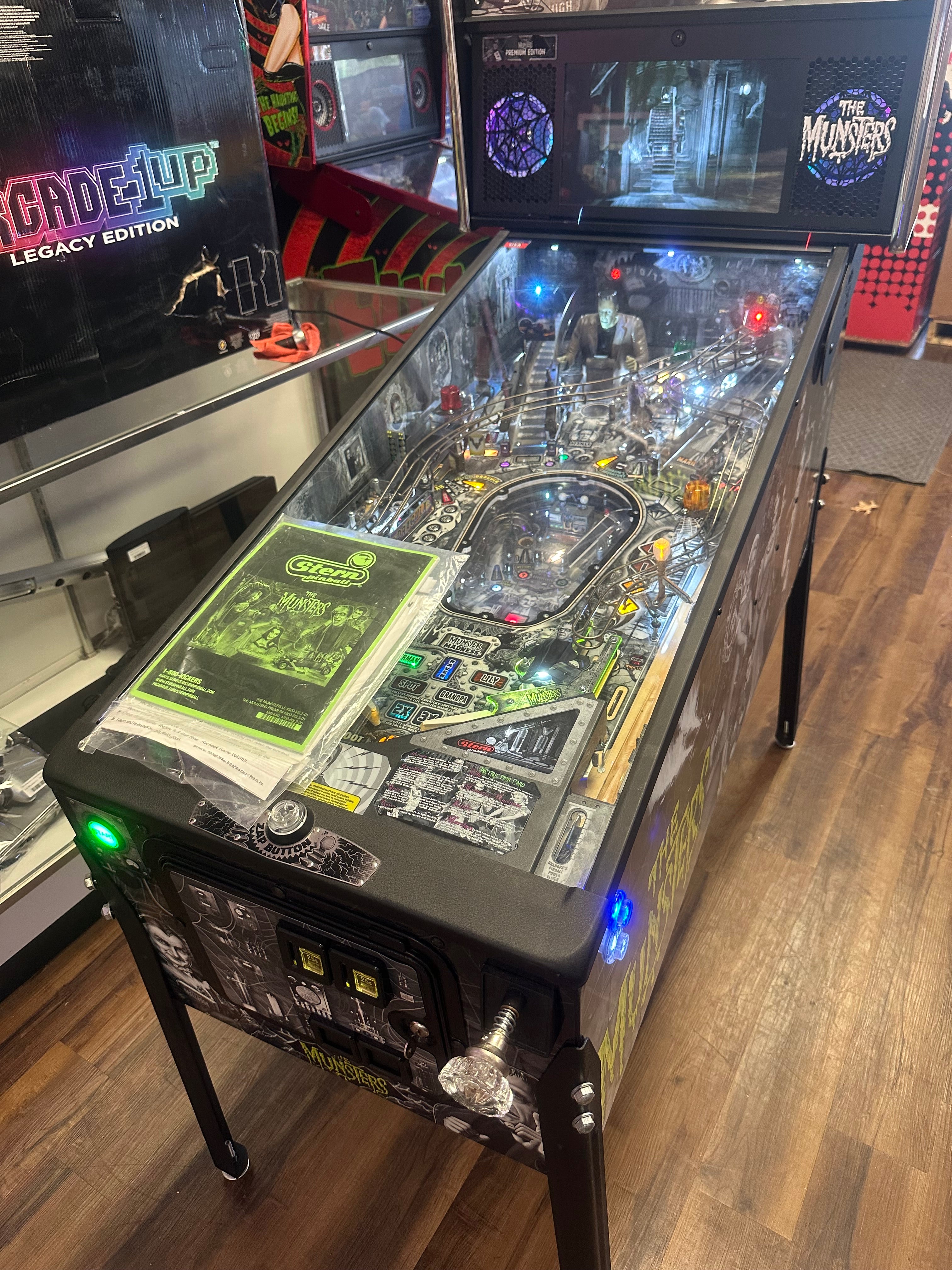 Stern Pinball LOADED The Munsters Premium Black & White Pinball Machine