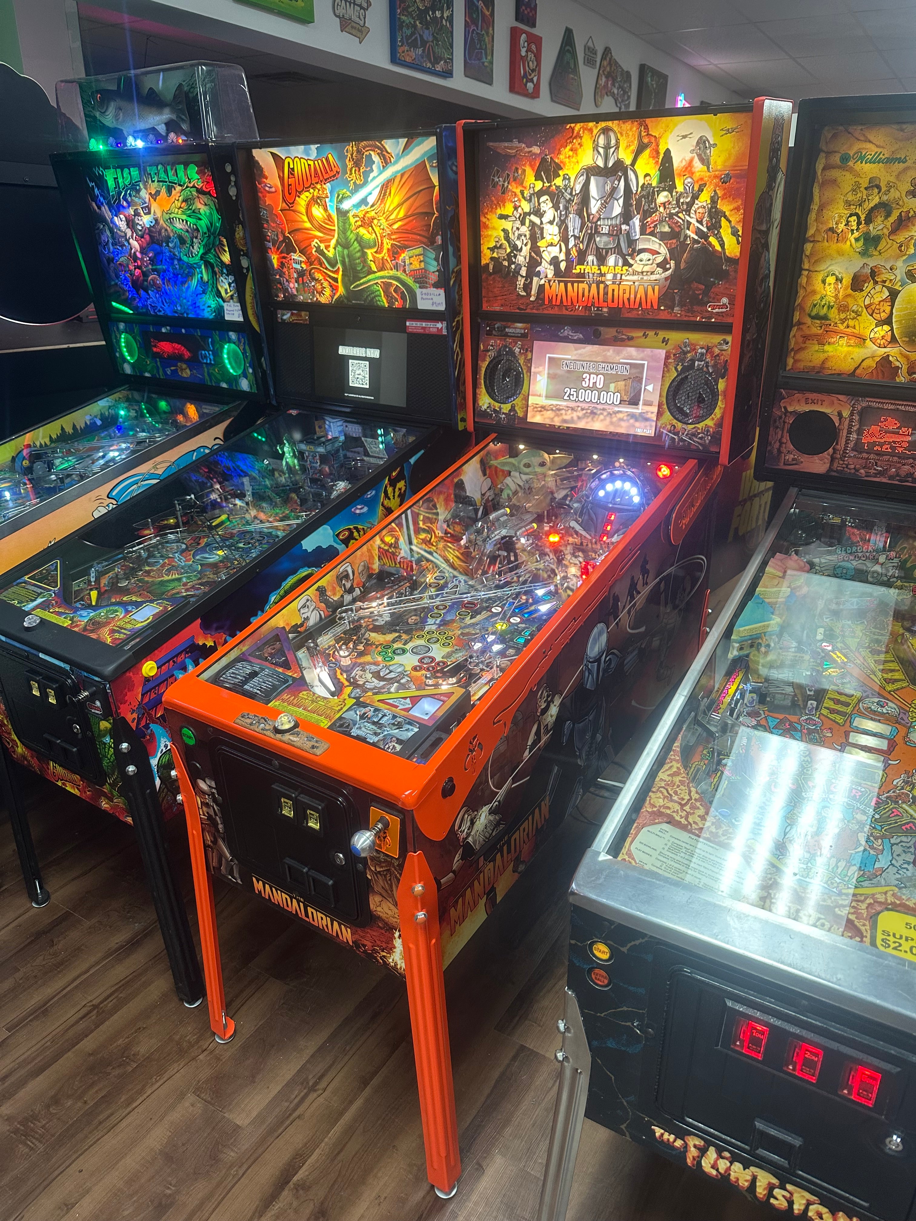 Stern Pinball LOADED The Mandalorian Premium Pinball Machine