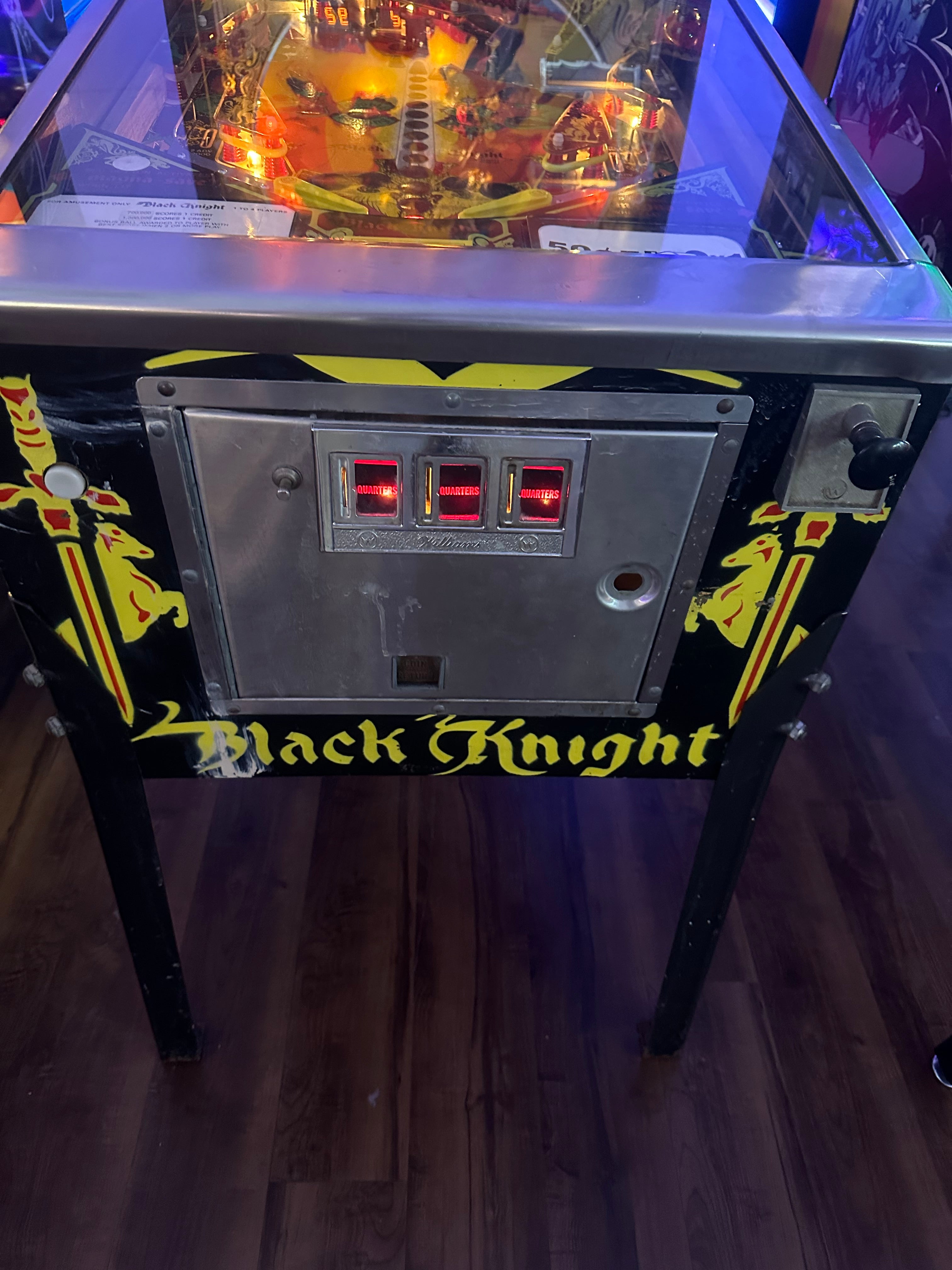 Williams Black Knight Pinball Machine