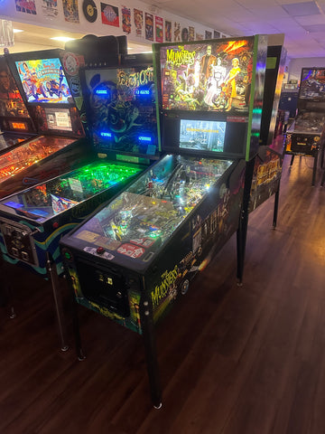 Image of Stern Pinball The Munsters Pro Pinball Machine