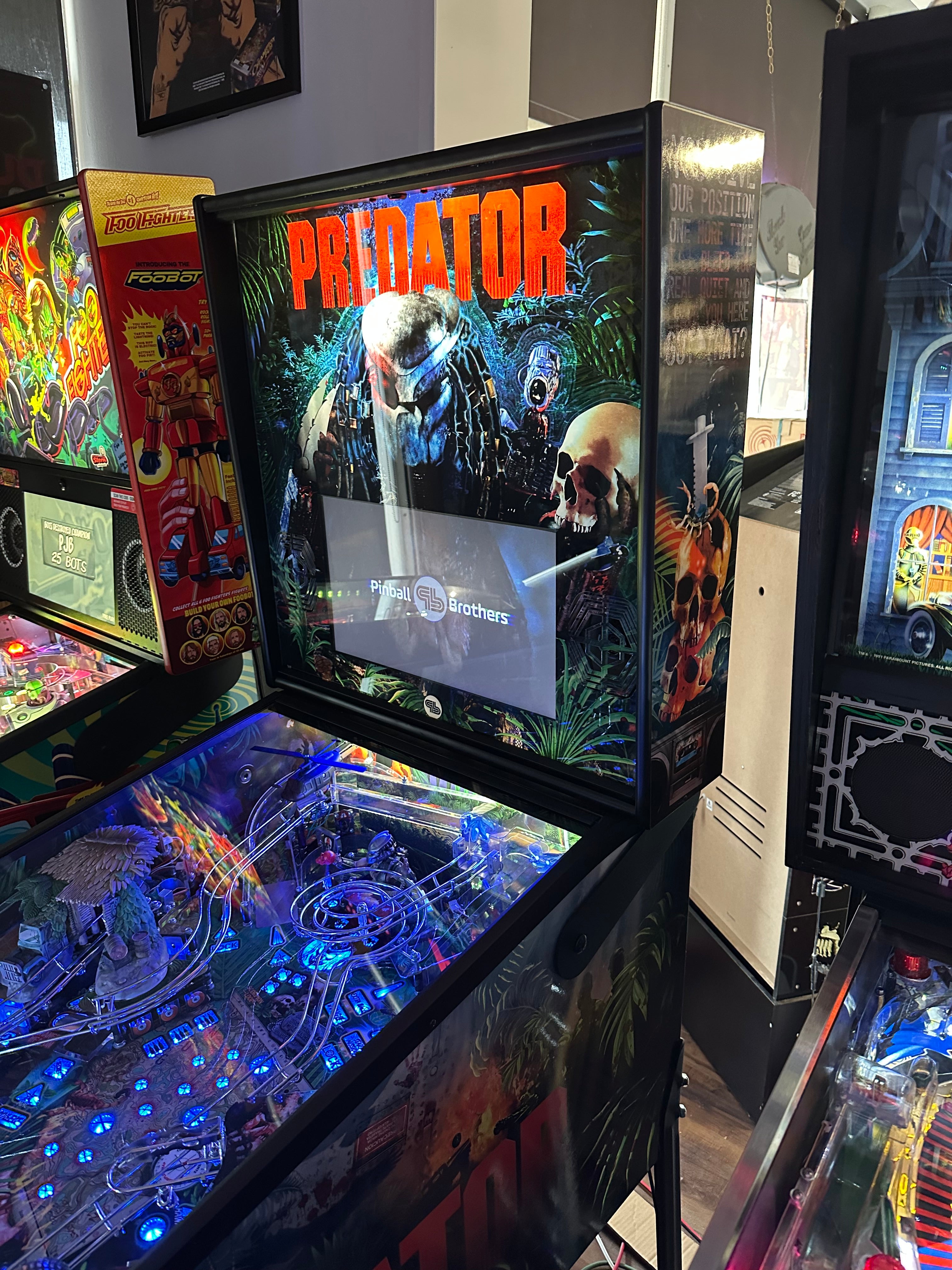 Pinball Brothers Predator Pinball Machine