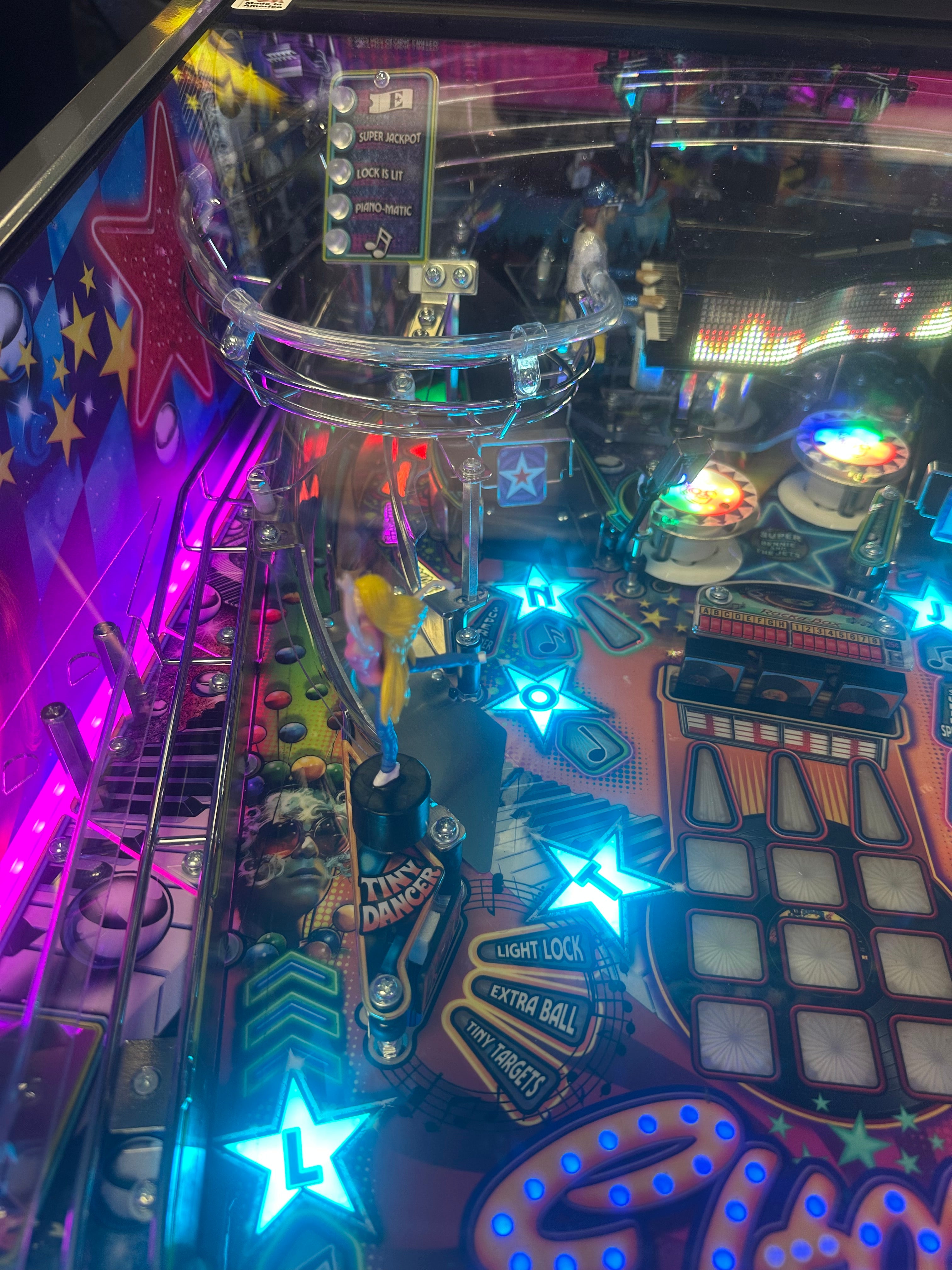 JJP Elton John Platinum Edition Pinball Machine