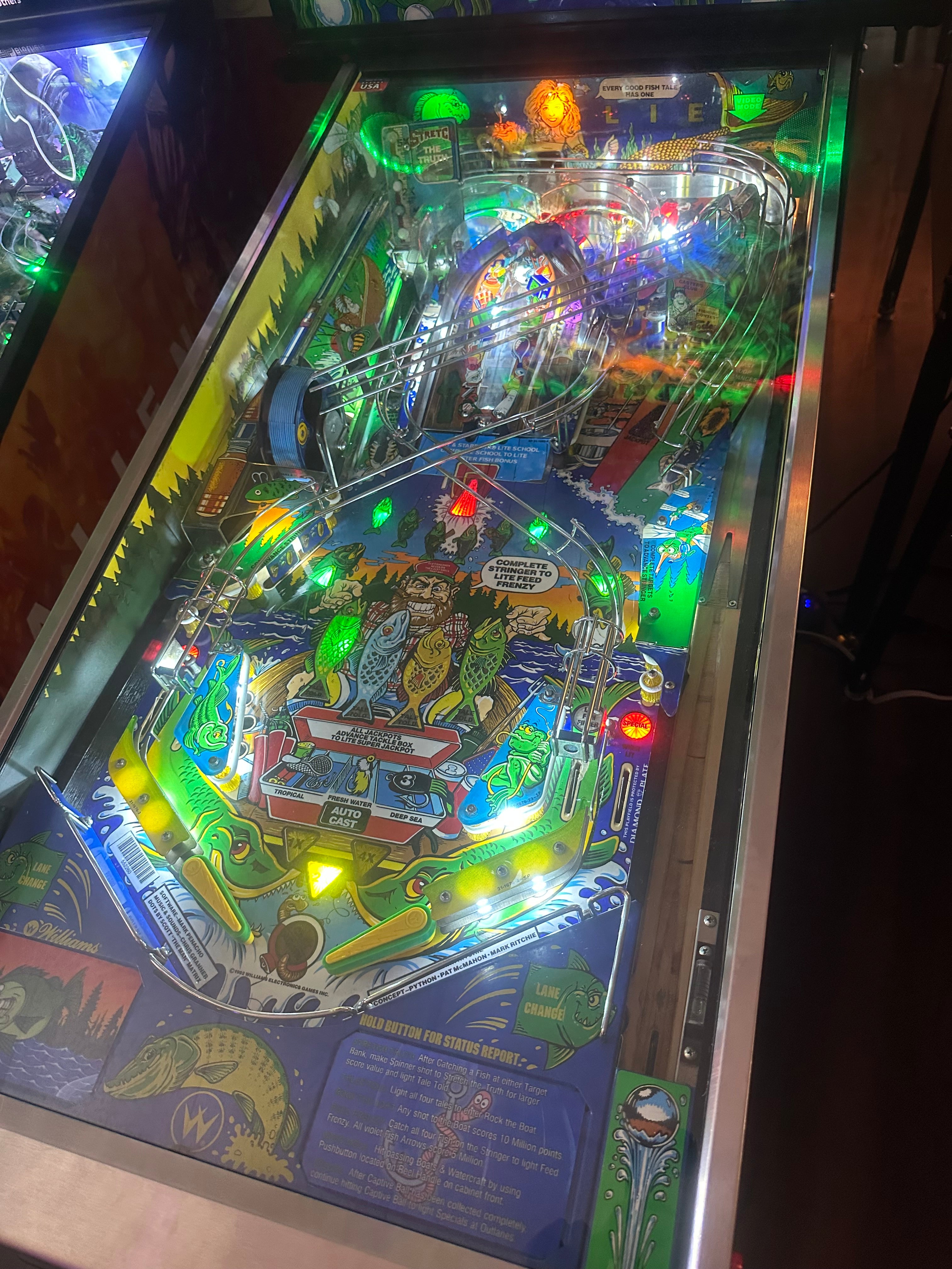 Williams LOADED Fish Tales Pinball Machine