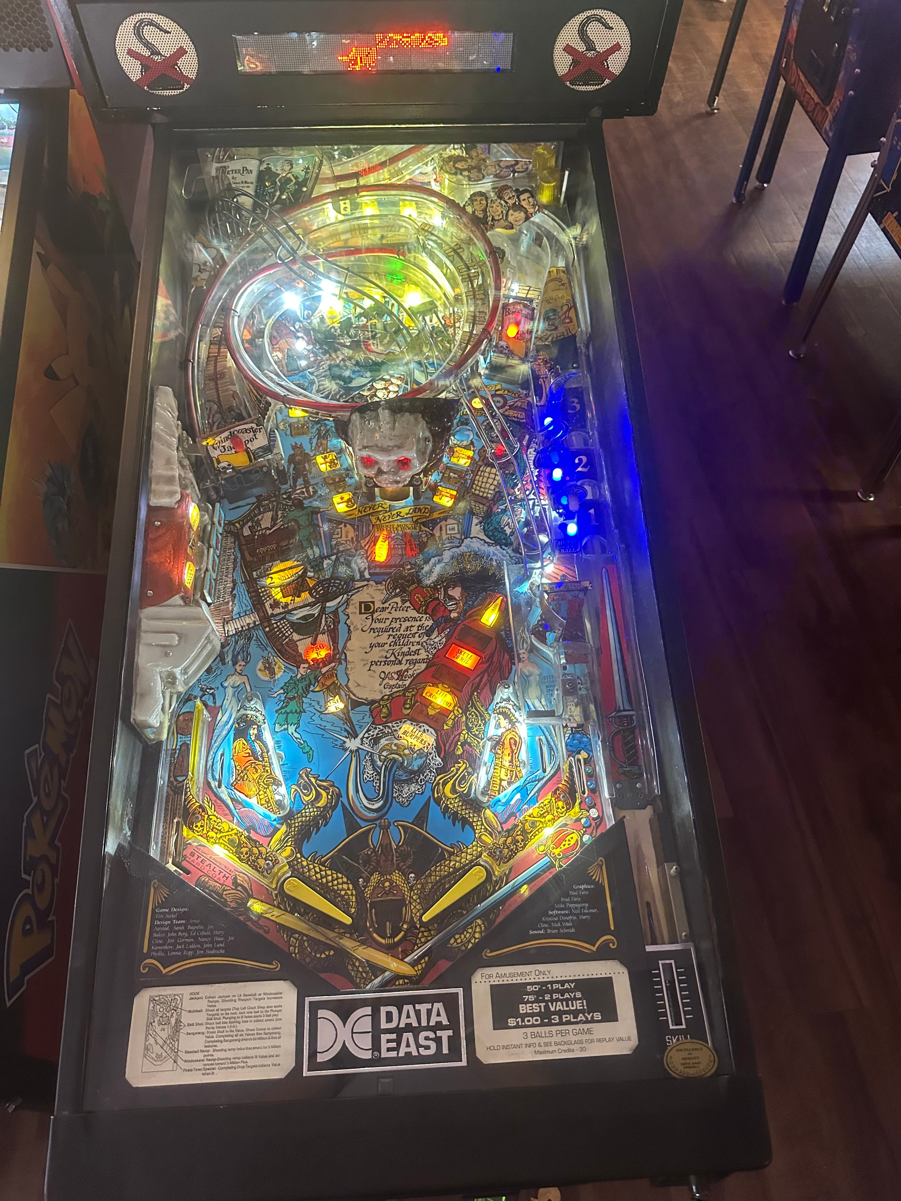 Data East Hook Pinball Machine