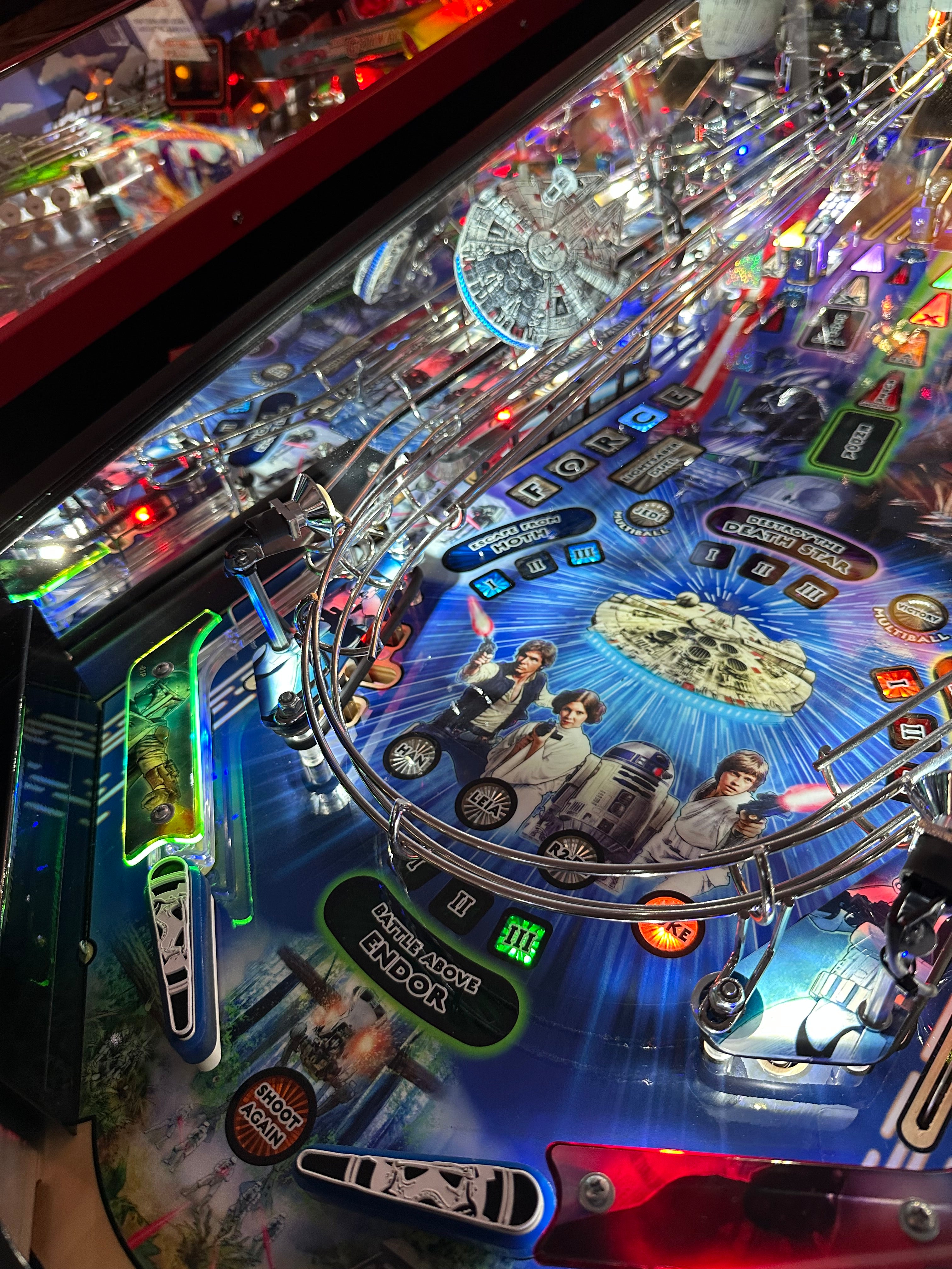 Stern Pinball LOADED Star Wars Premium Pinball Machine