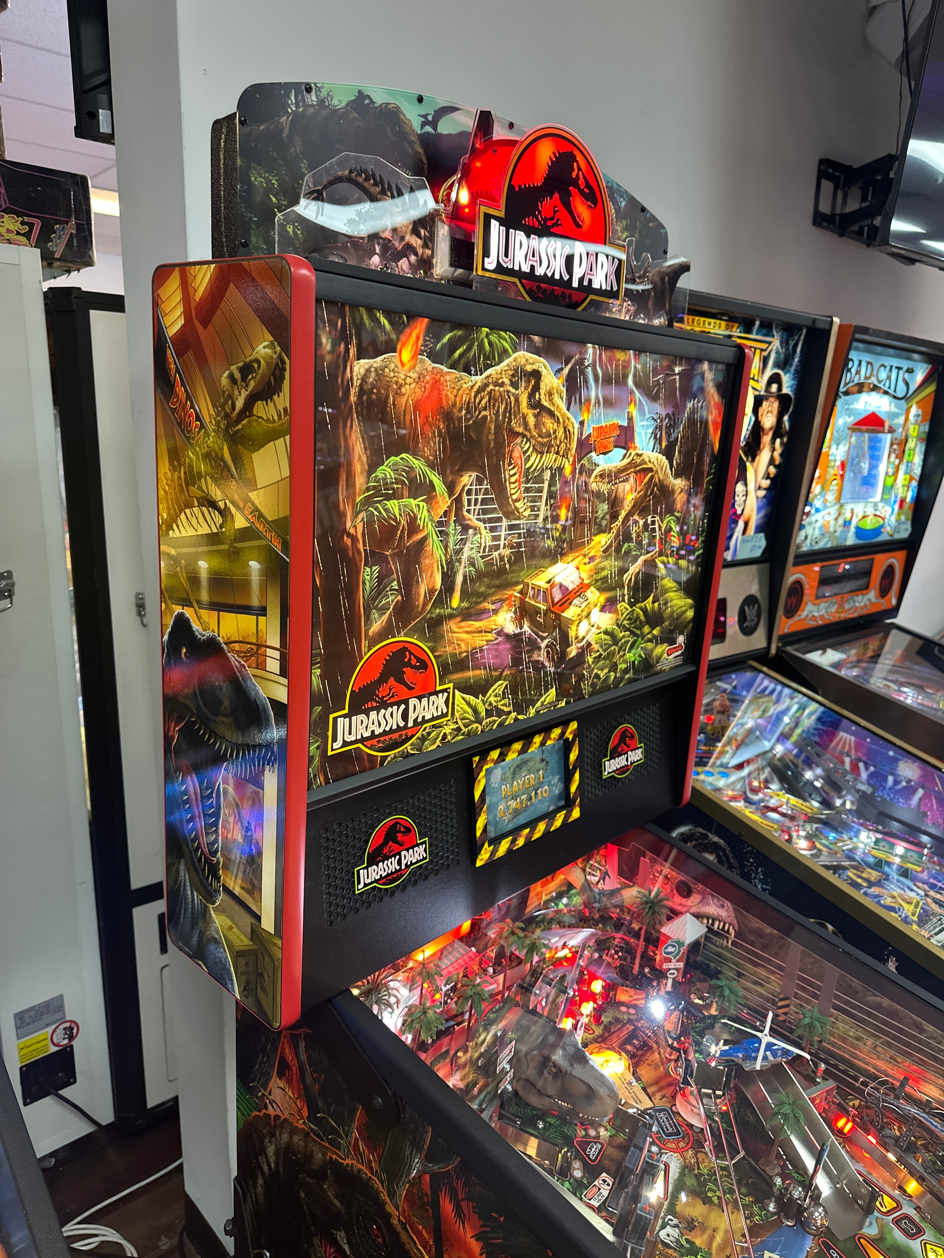 Stern Pinball LOADED Jurassic Park Home Pinball Machine
