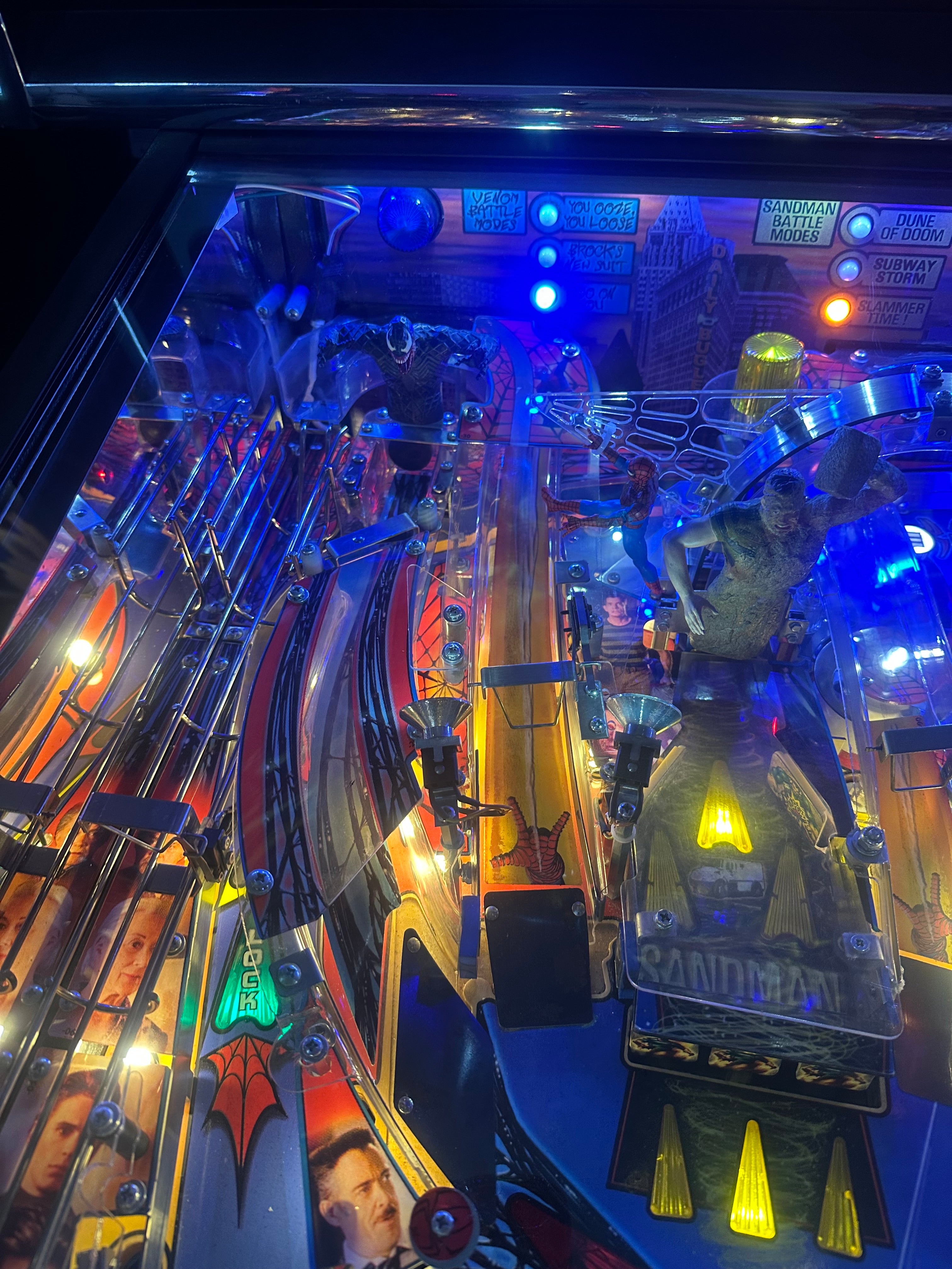 Stern Pinball LOADED Spider-Man Pinball Machine