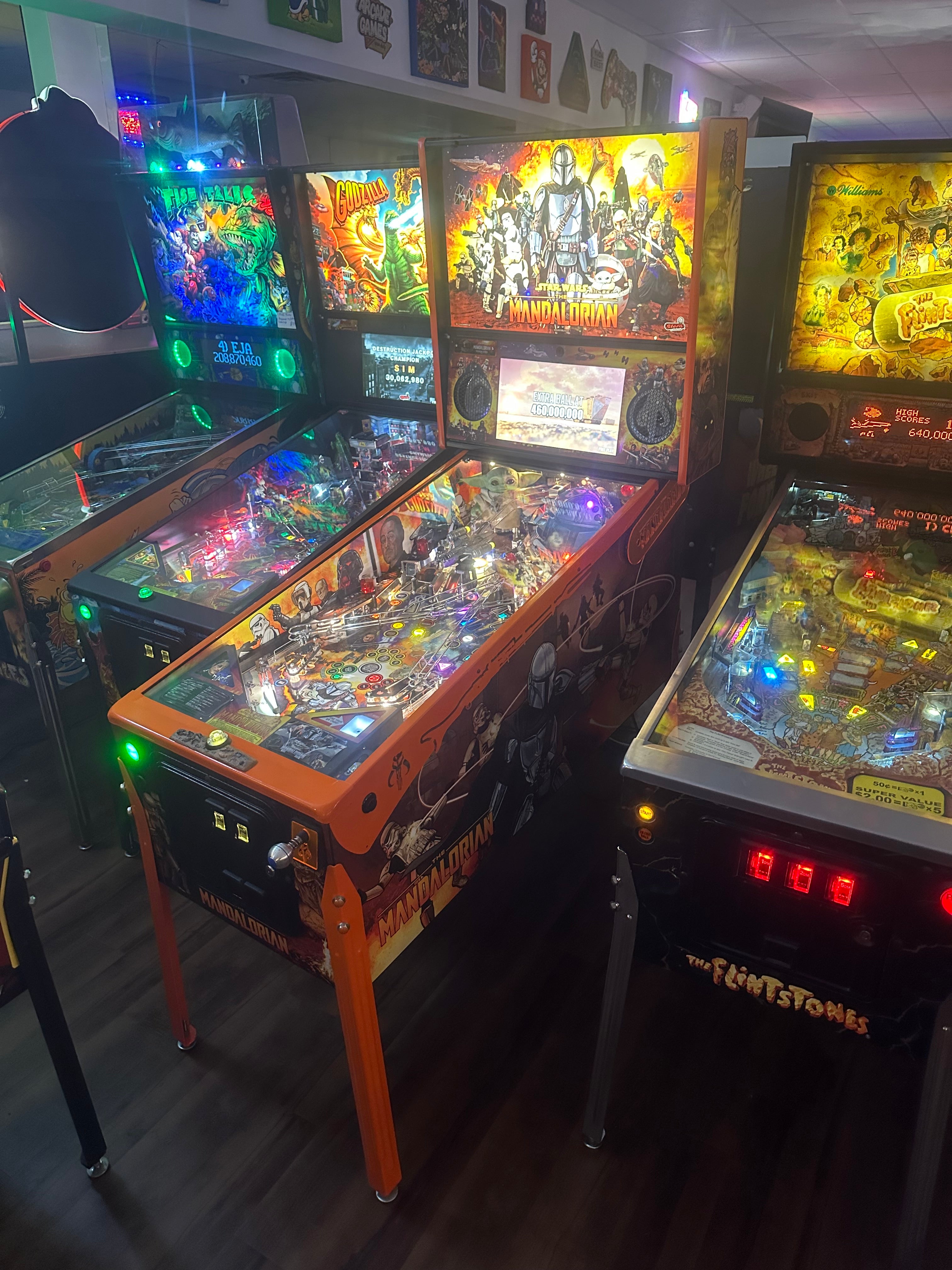 Stern Pinball LOADED The Mandalorian Premium Pinball Machine
