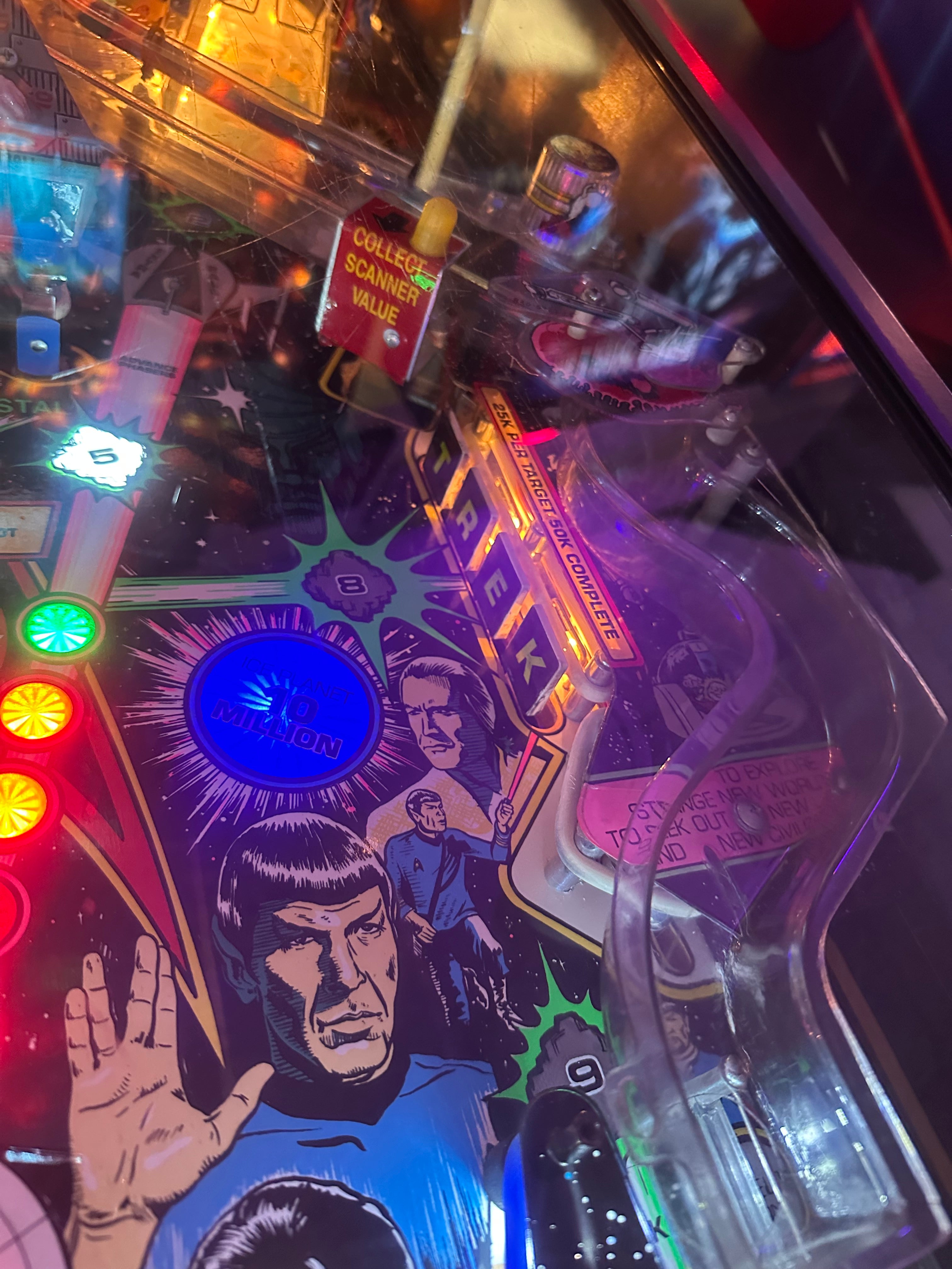 Data East Star Trek Pinball Machine