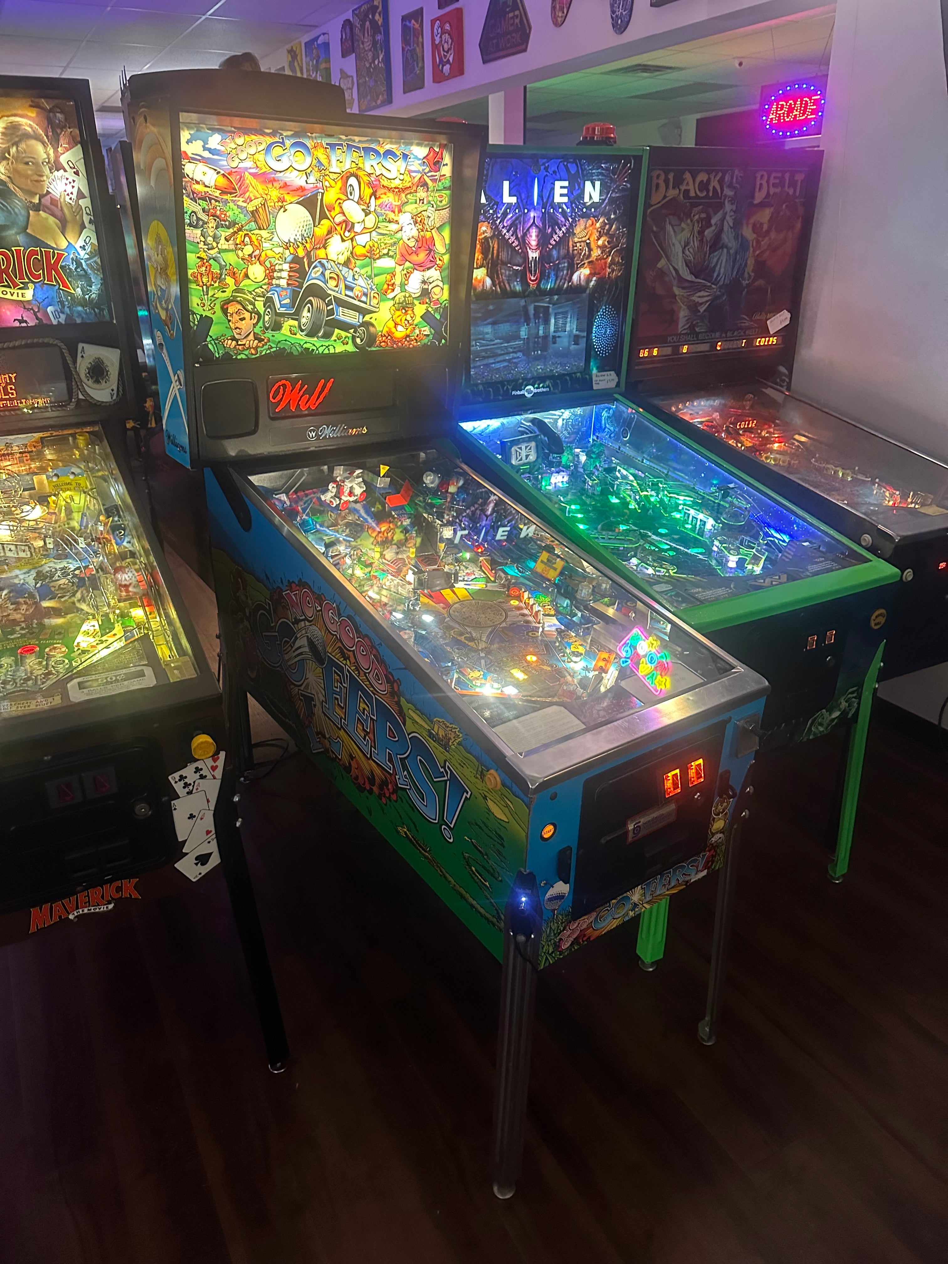Williams LOADED No Good Gophers Pinball Machine
