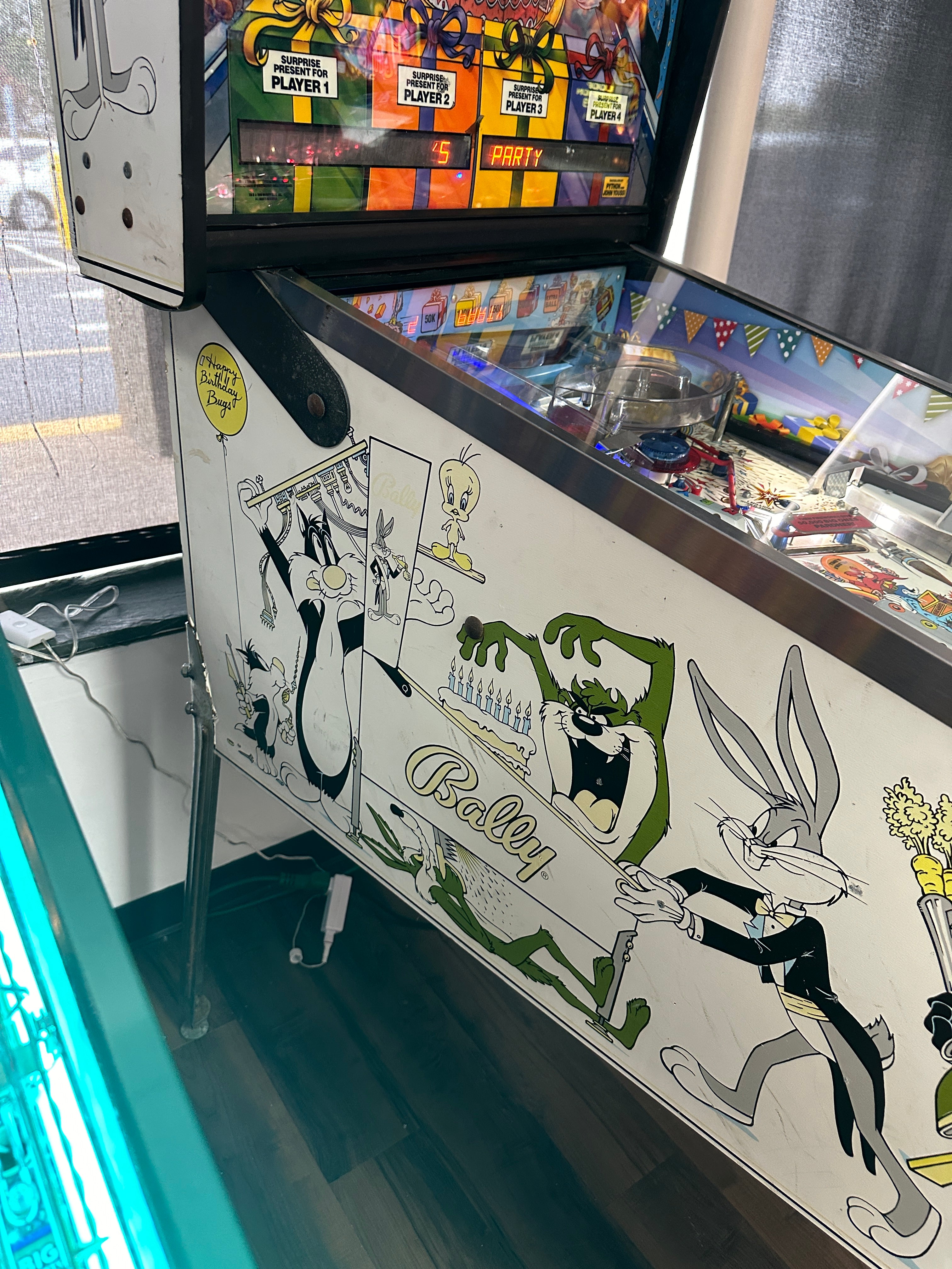 Bally Bugs Bunny's Birthday Ball Pinball Machine