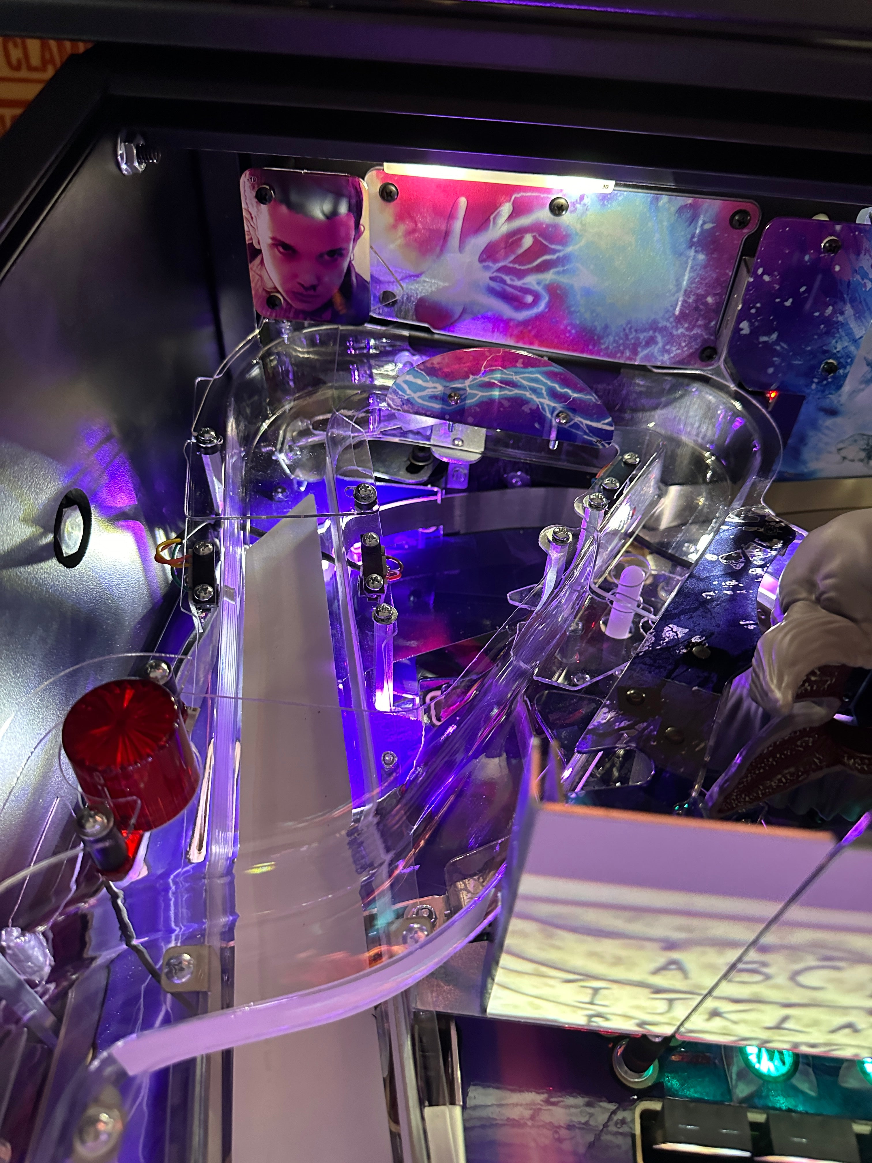 Stern Pinball Stranger Things Premium Pinball Machine