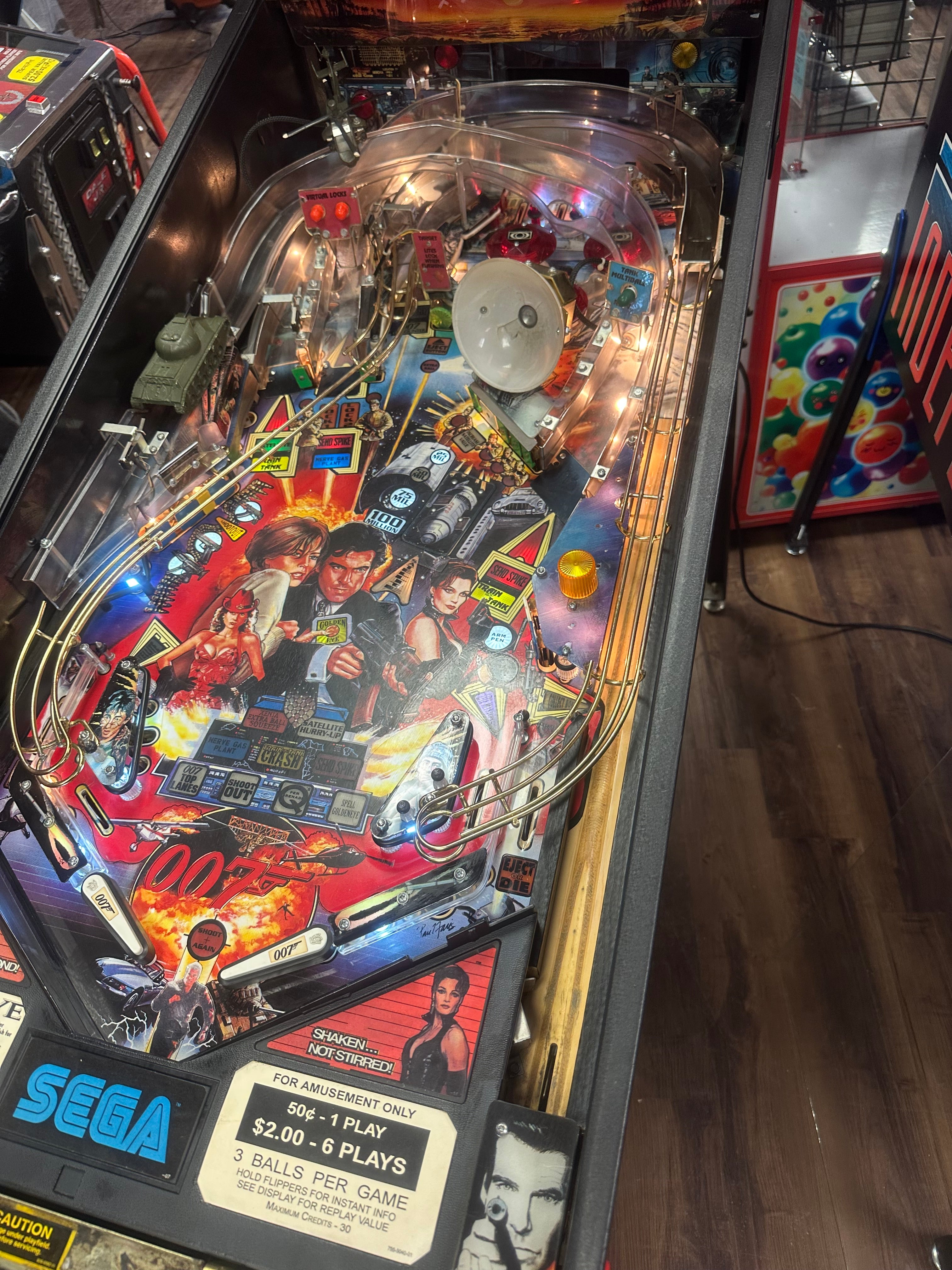 SEGA Goldeneye Pinball Machine