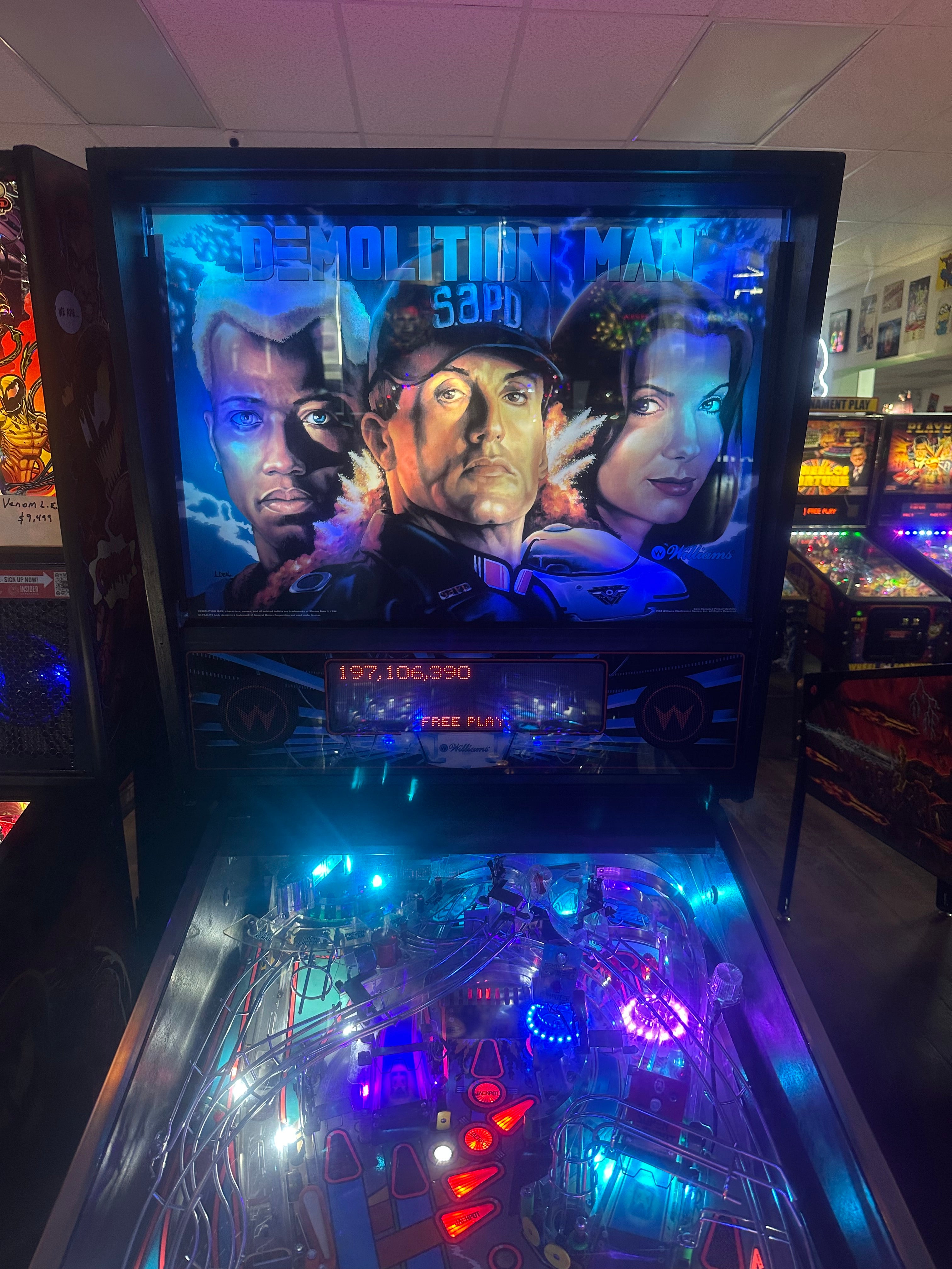 Williams Demolition Man Pinball Machine