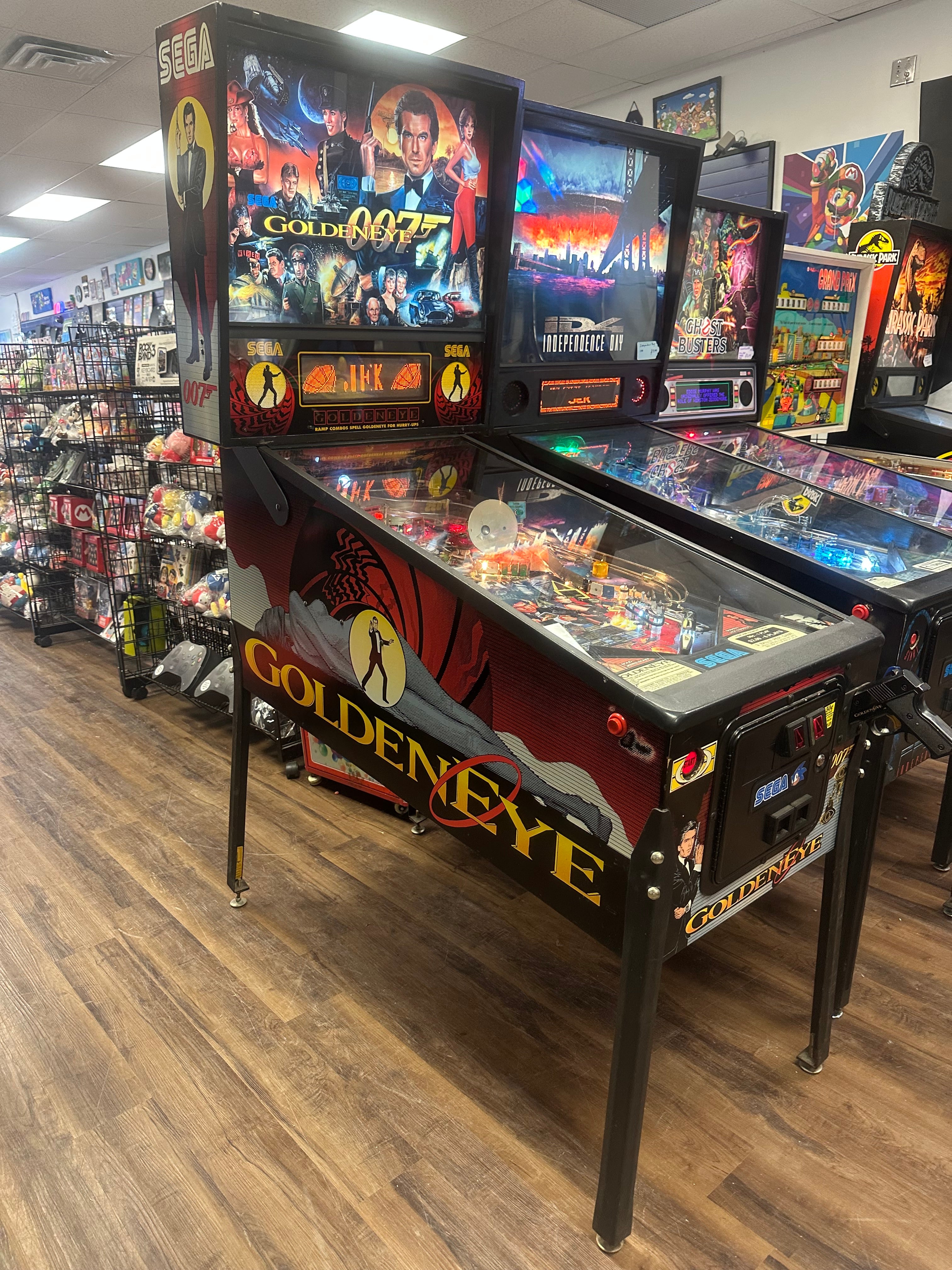 SEGA Goldeneye Pinball Machine