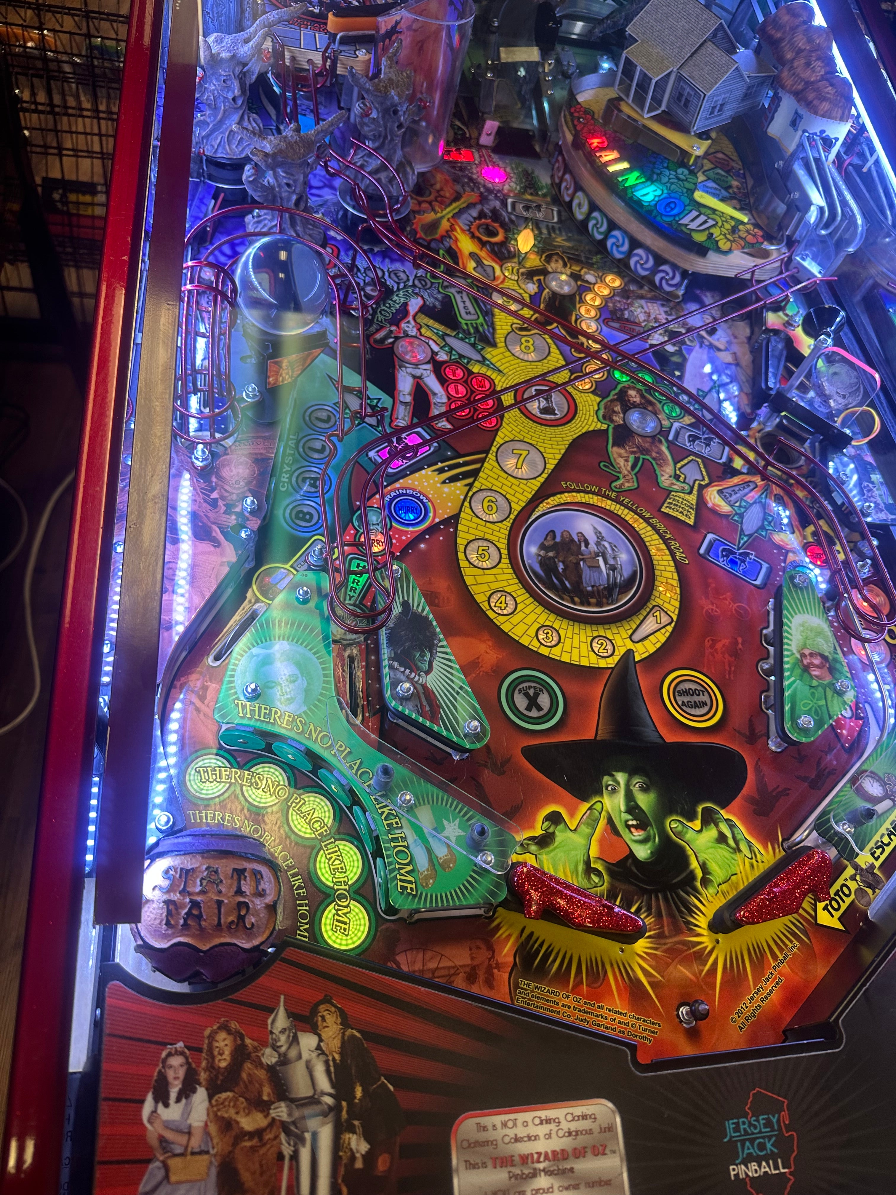 JJP Wizard of Oz 75th Anniversary Ruby Red Edition Pinball Machine