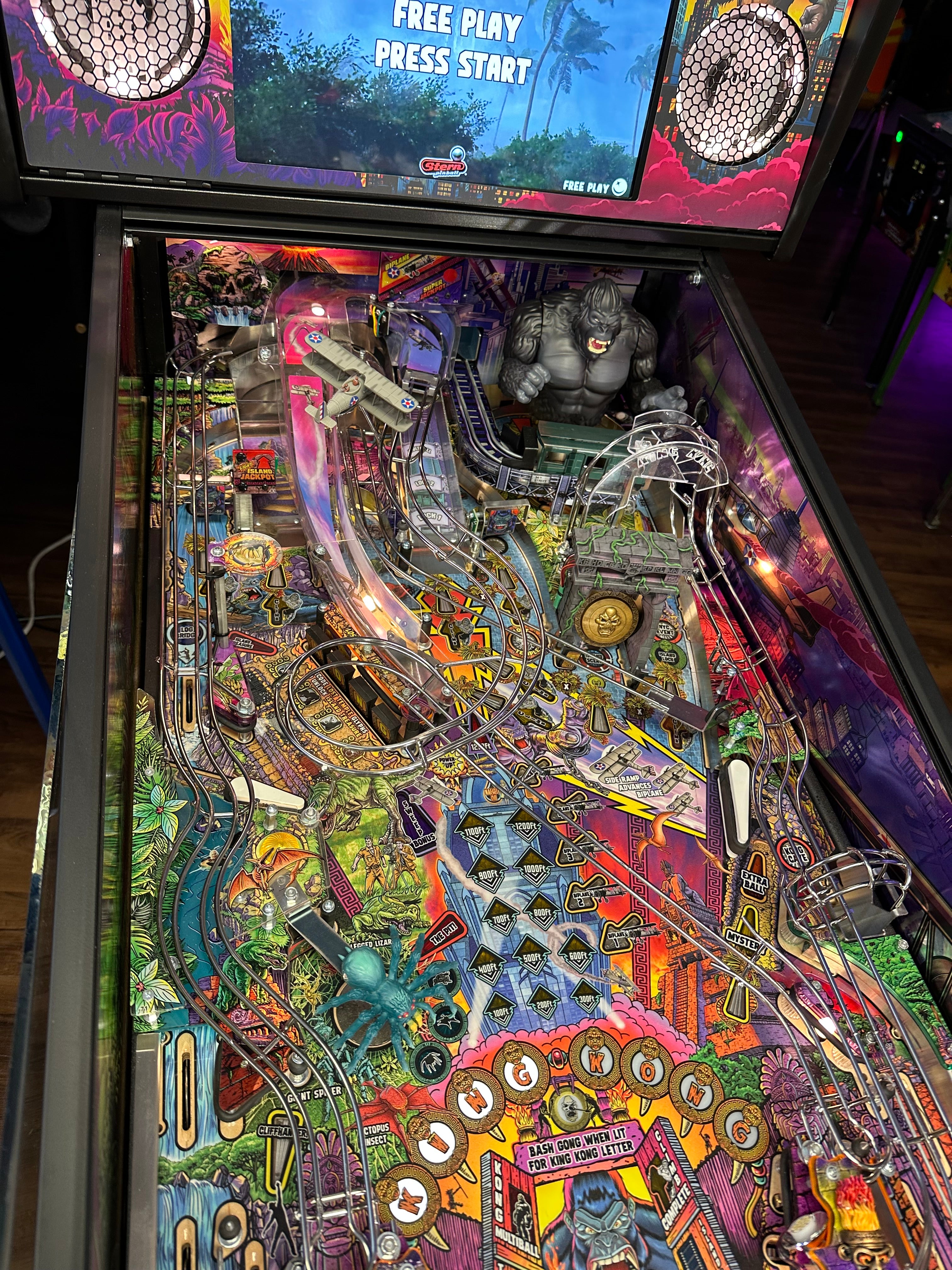 Stern Pinball LOADED King Kong: Myth of Terror Island Limited Edition Pinball Machine