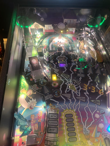 Image of Spooky Pinball Rick and Morty Standard Pinball Machine